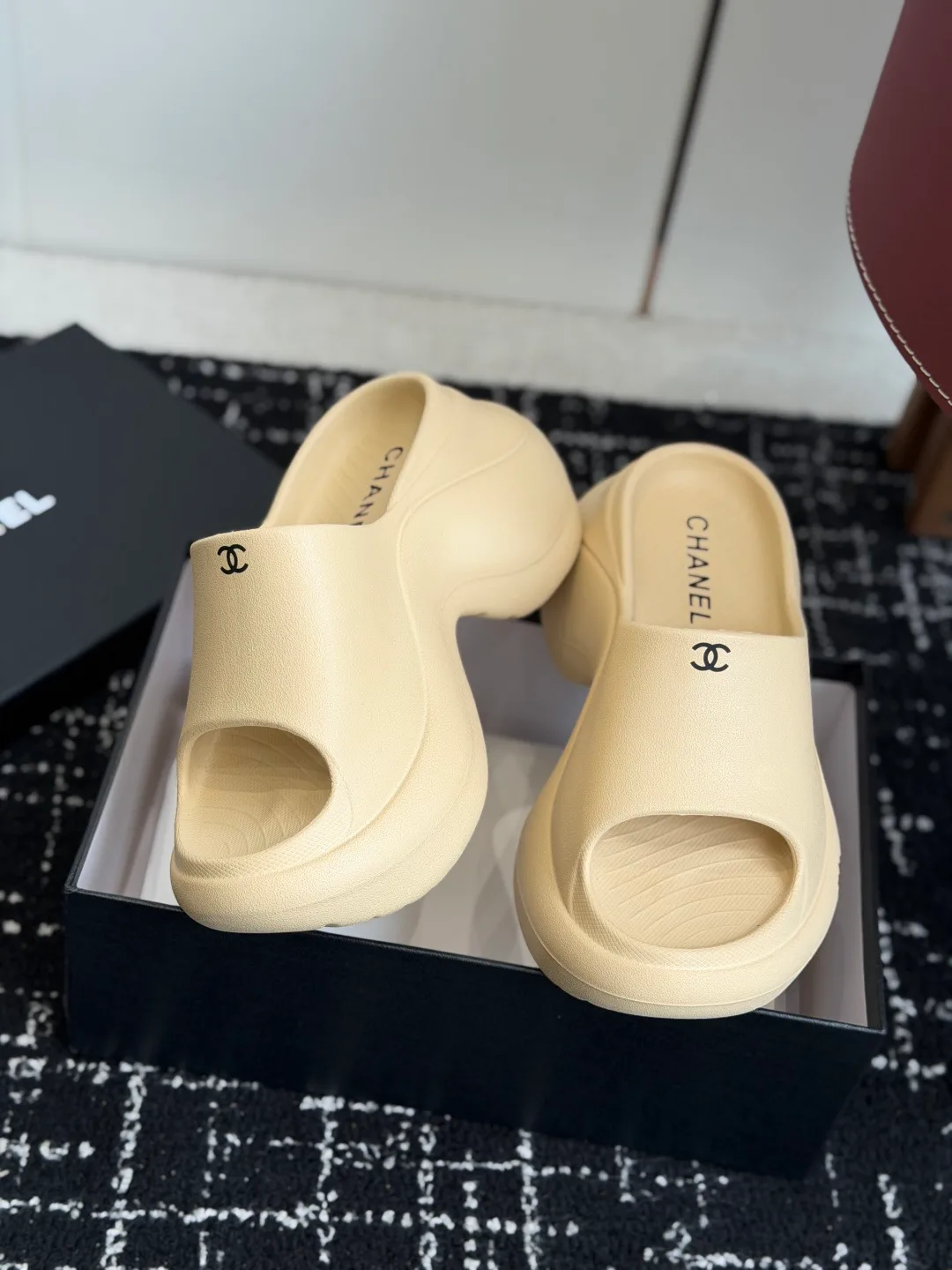 Шлепанцы Женские Chanel 13077248