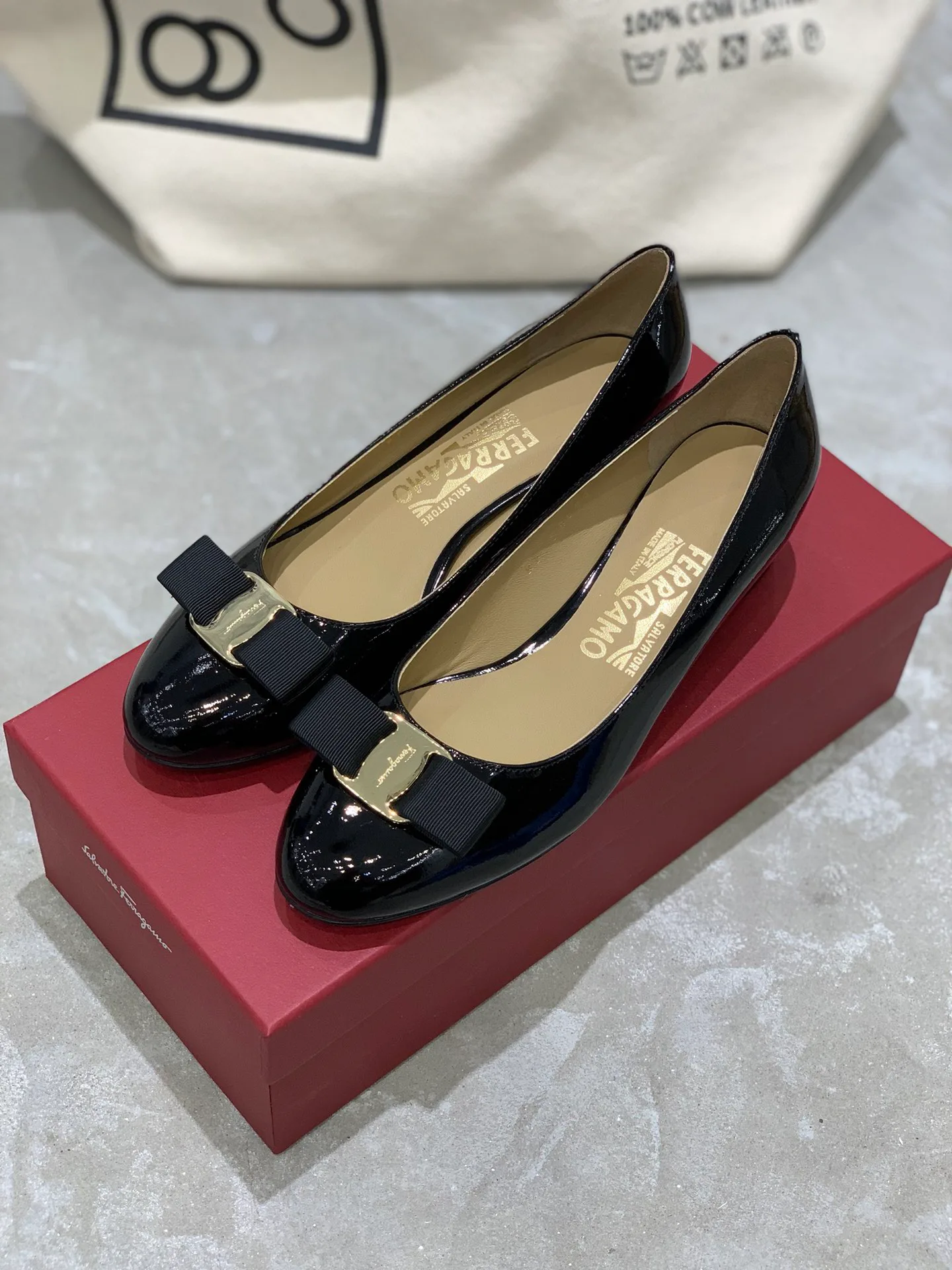 Балетки Женские Salvatore Ferragamo 18340668