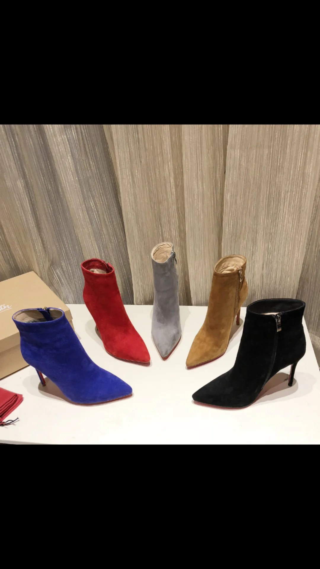 Ботильоны Женские Christian Louboutin 18616609