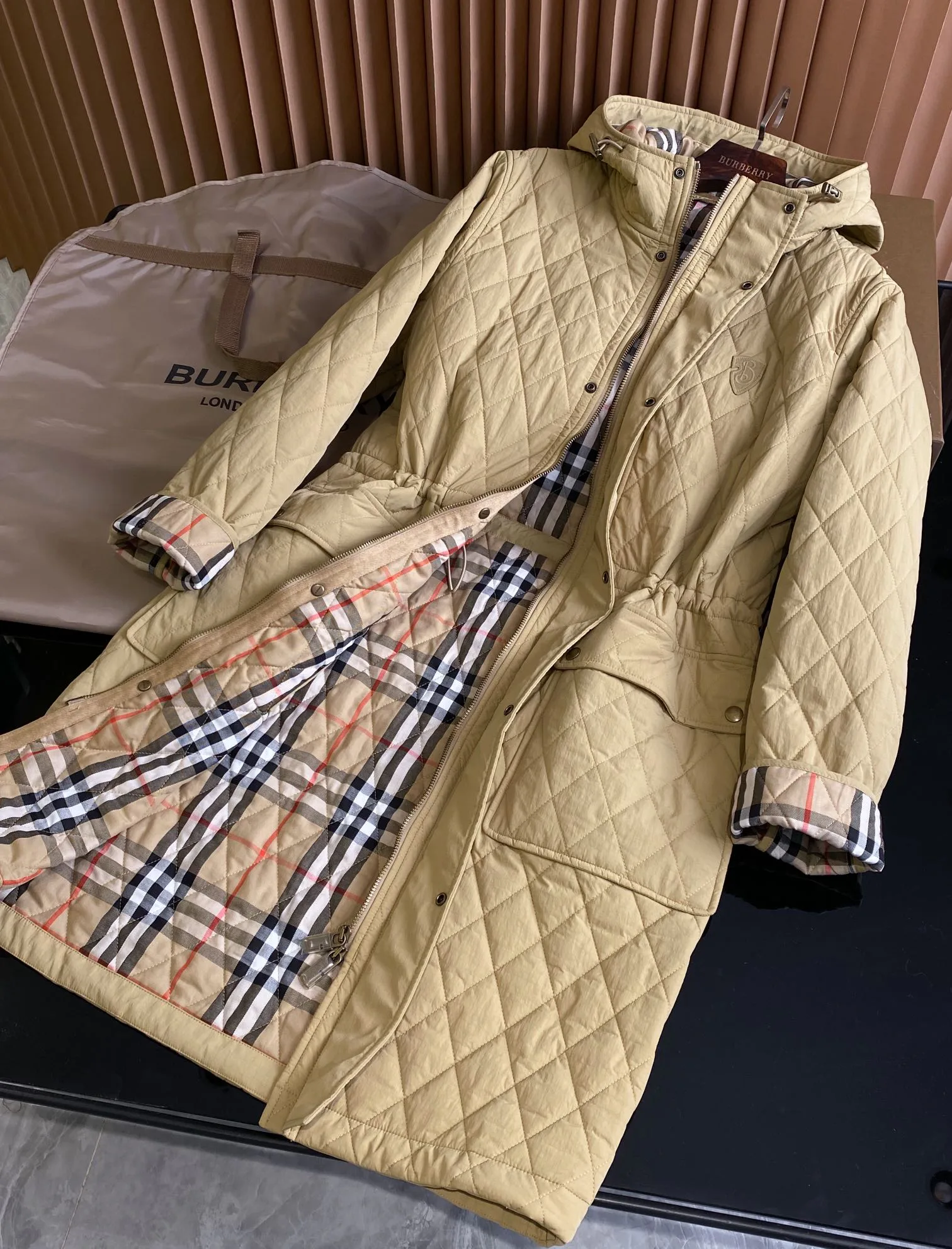 Куртки И Пуховики Женские Burberry 18206350