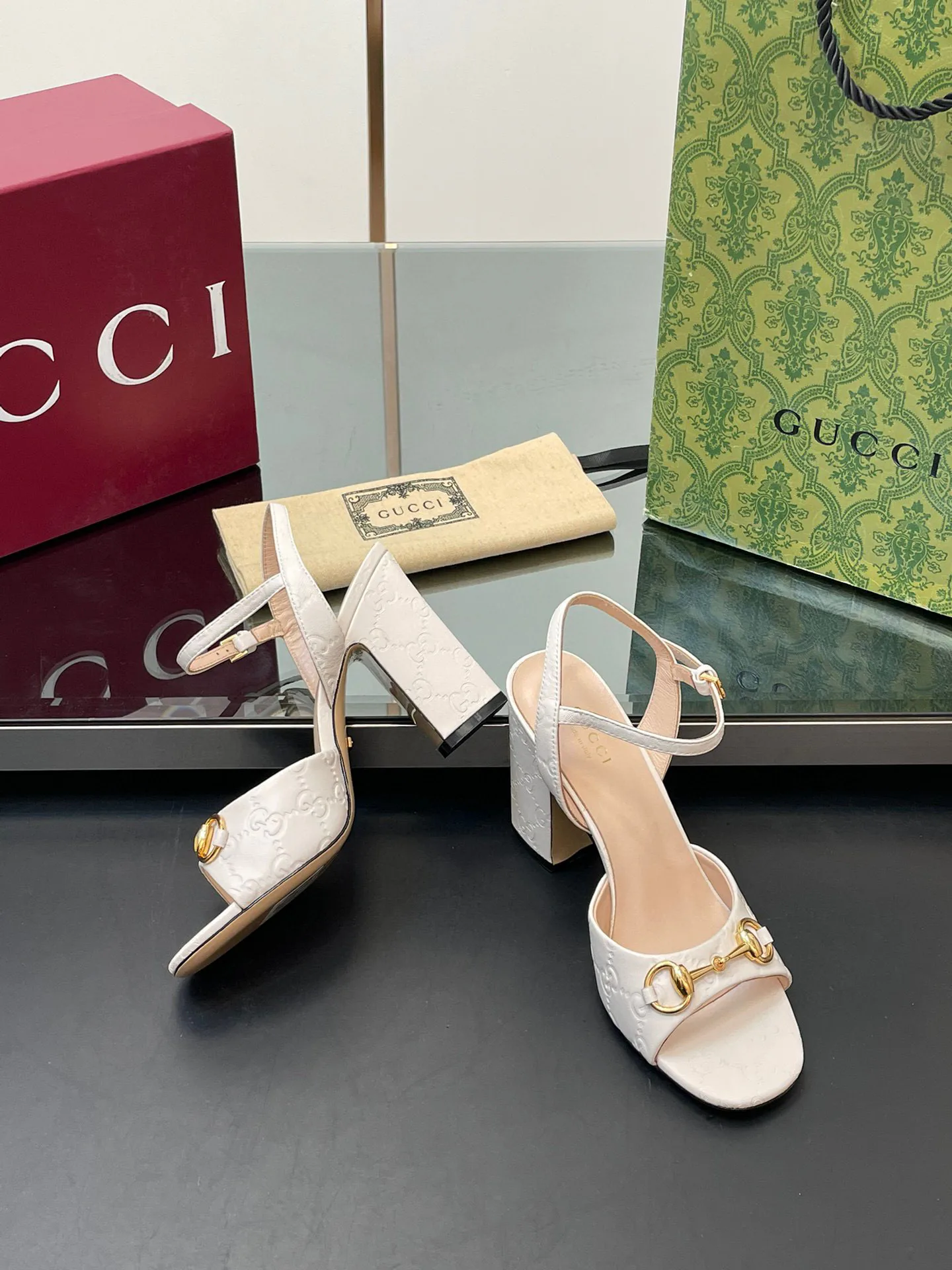 Босоножки Женские Gucci 17614709