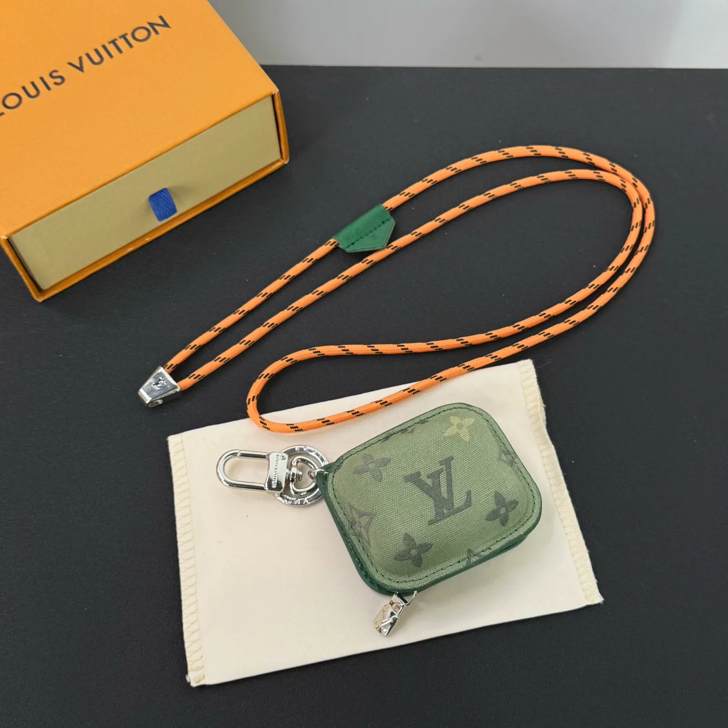 Клатчи Женские Louis Vuitton 3414332