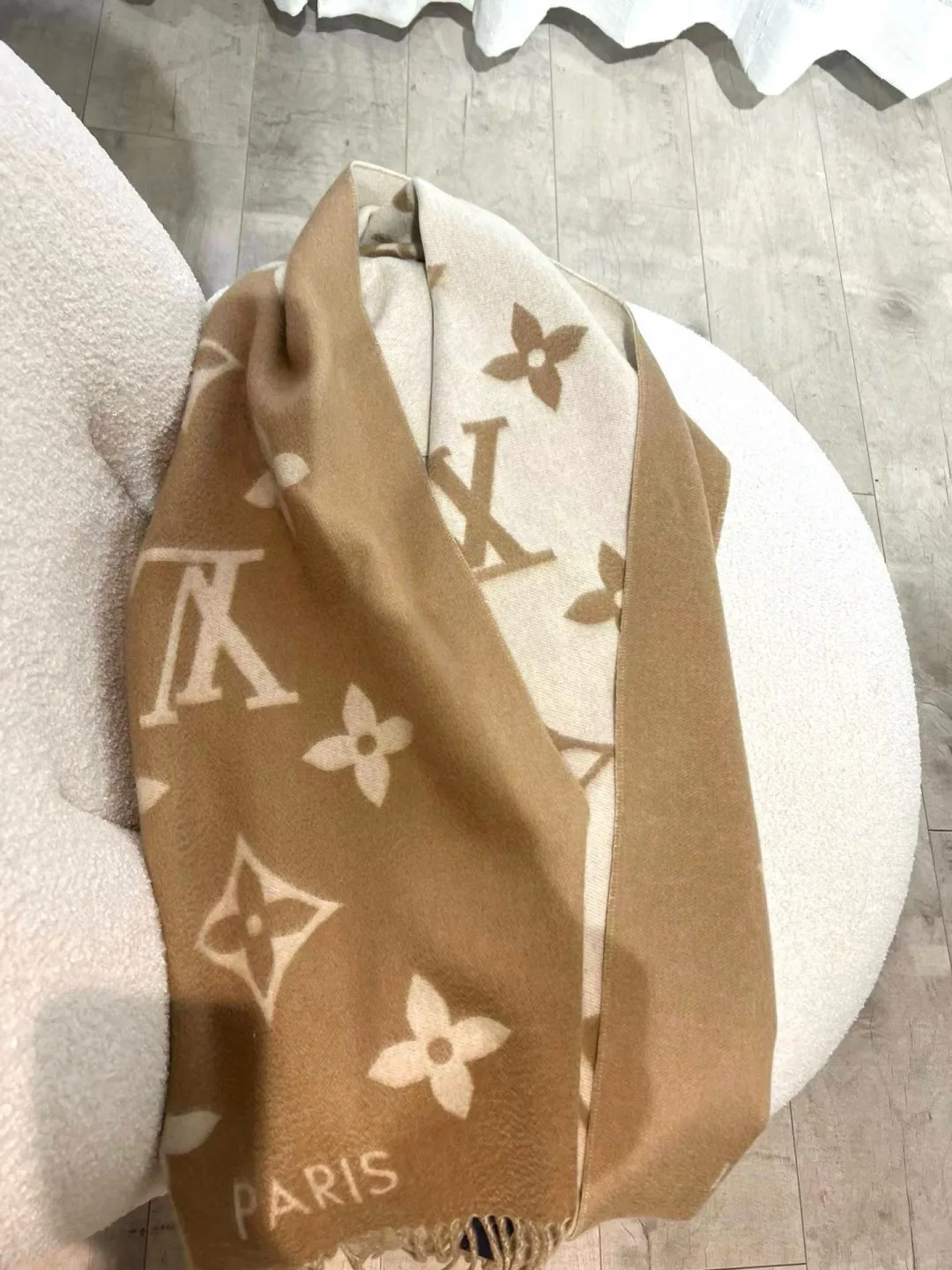 Шарфы Louis Vuitton 18141168