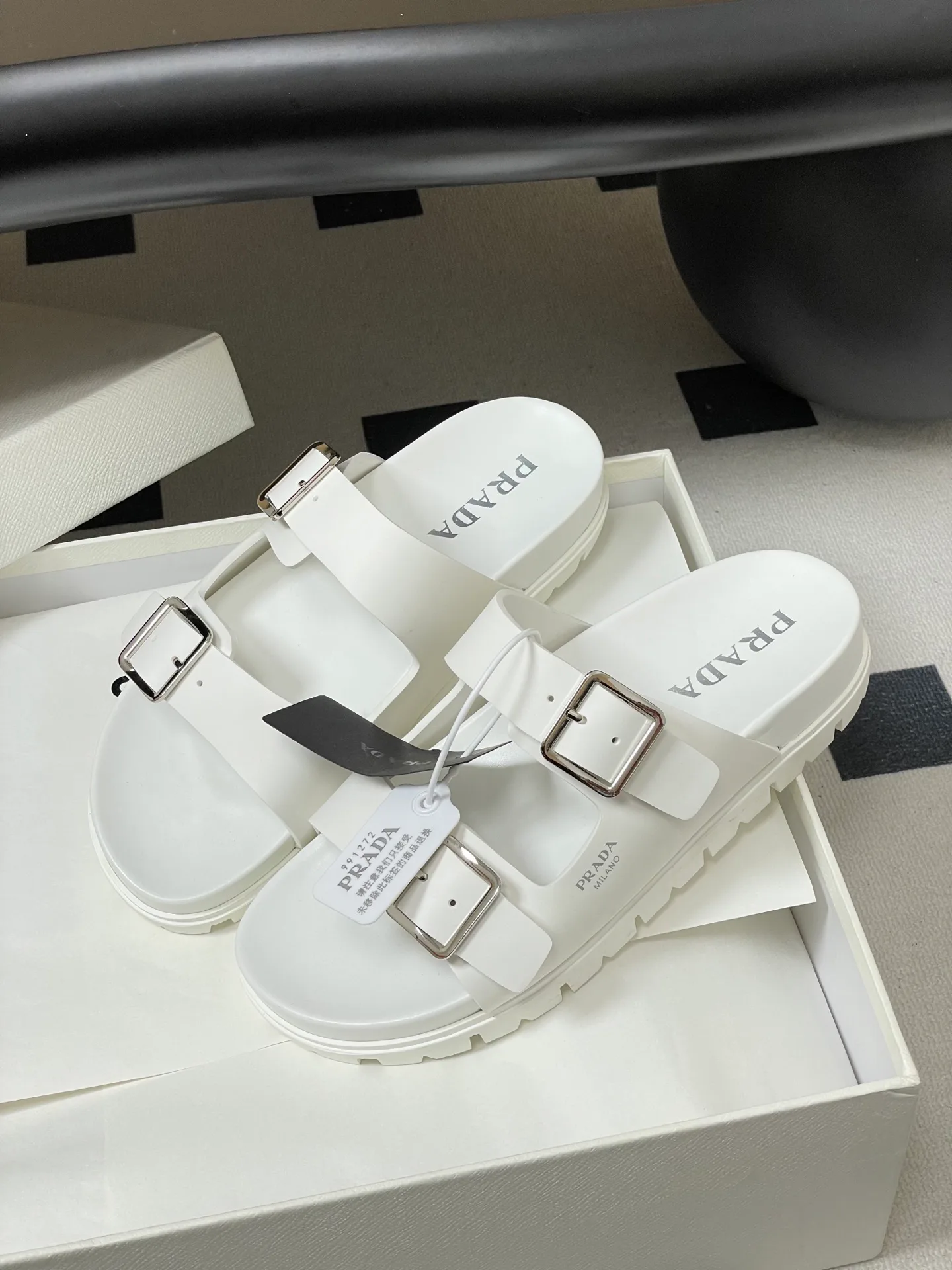 Сандалии Женские Prada 10993987