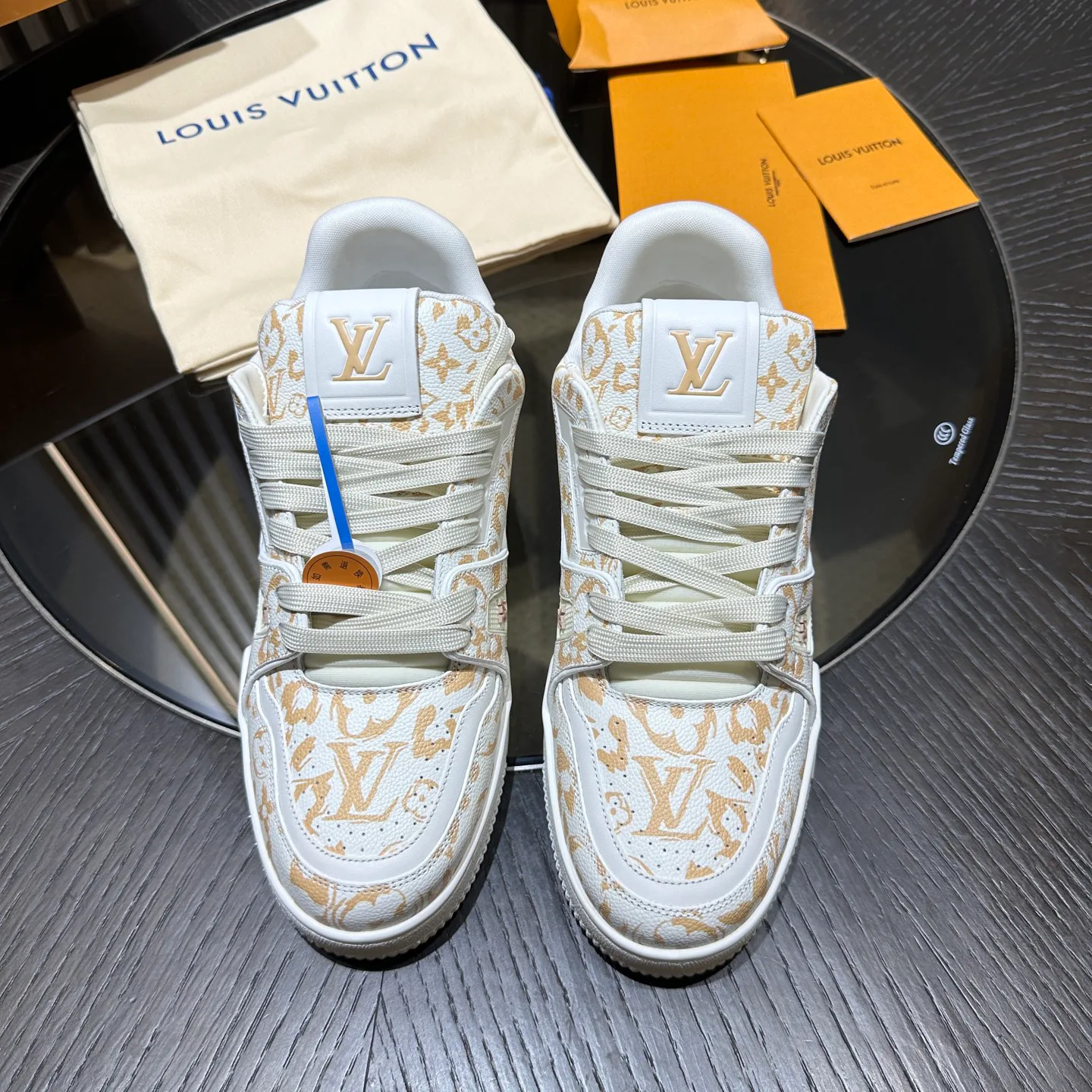 Кроссовки Женские Louis Vuitton 18192449