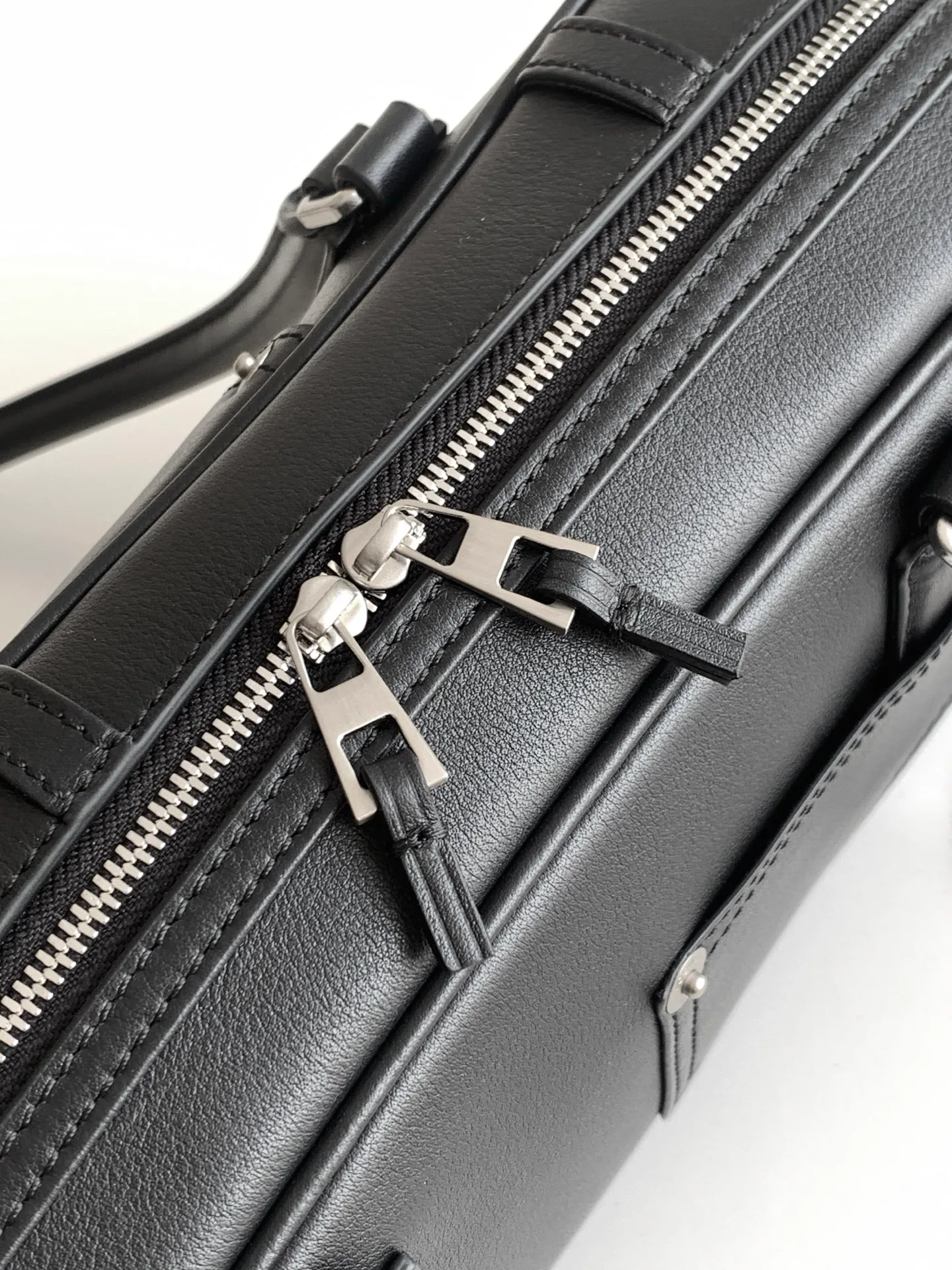 Классические Сумки Женские Loewe 11504281