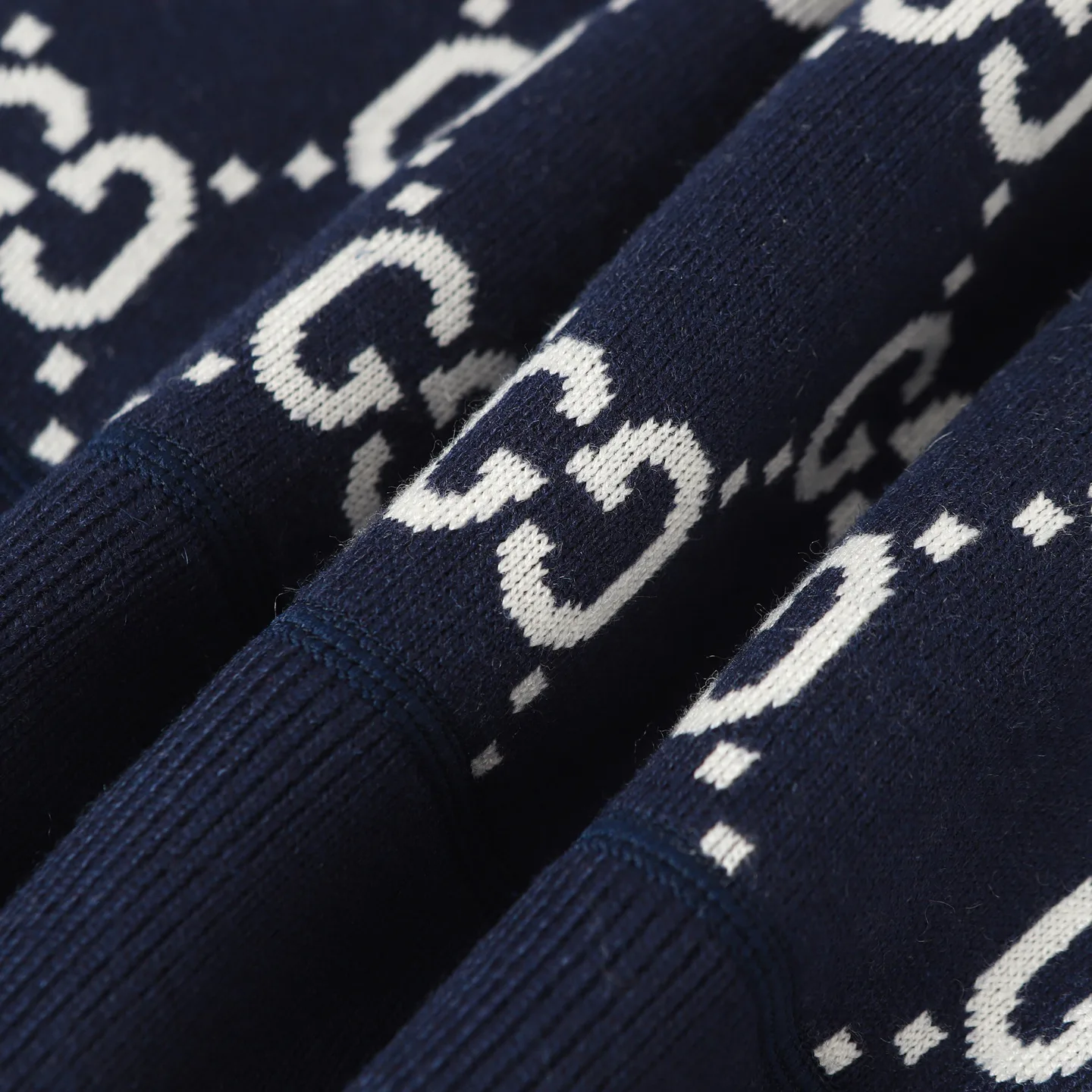 Джемперы И Свитеры Мужские Gucci 116511