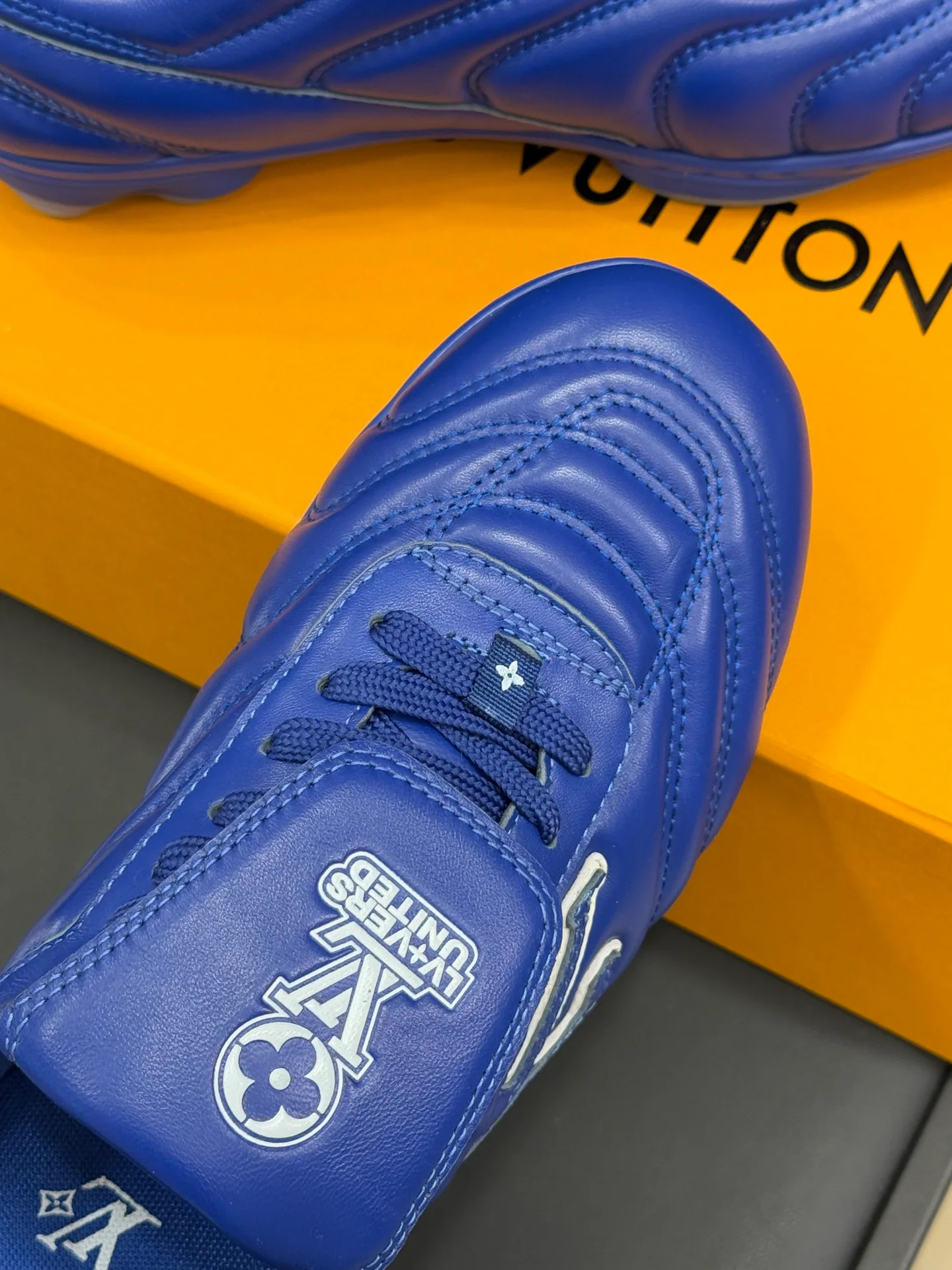 Кроссовки Женские Louis Vuitton 12096