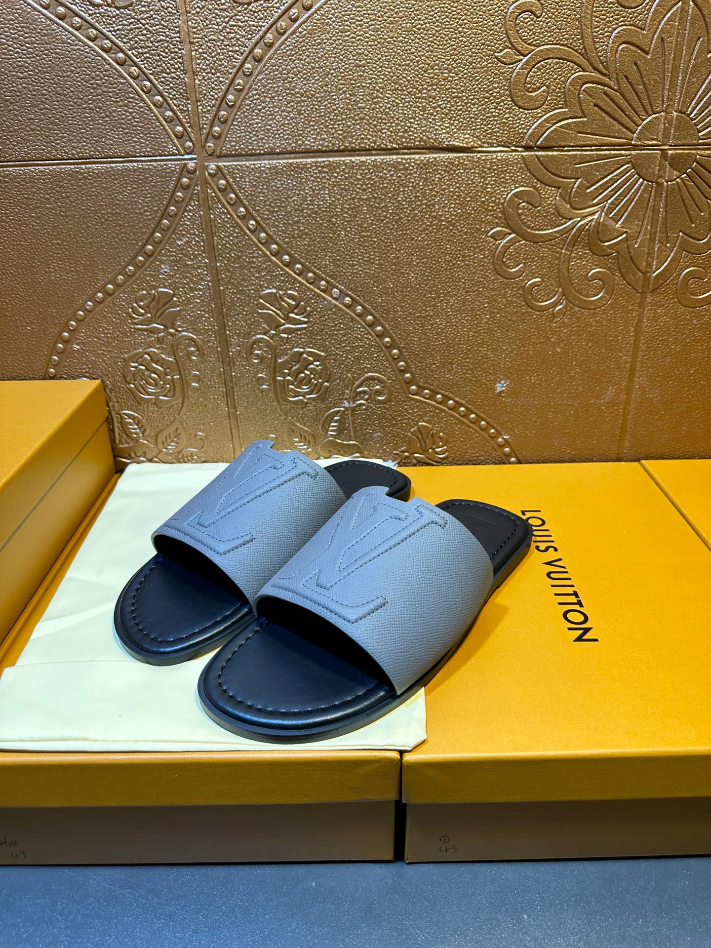 Шлепанцы Мужские Louis Vuitton 11488099