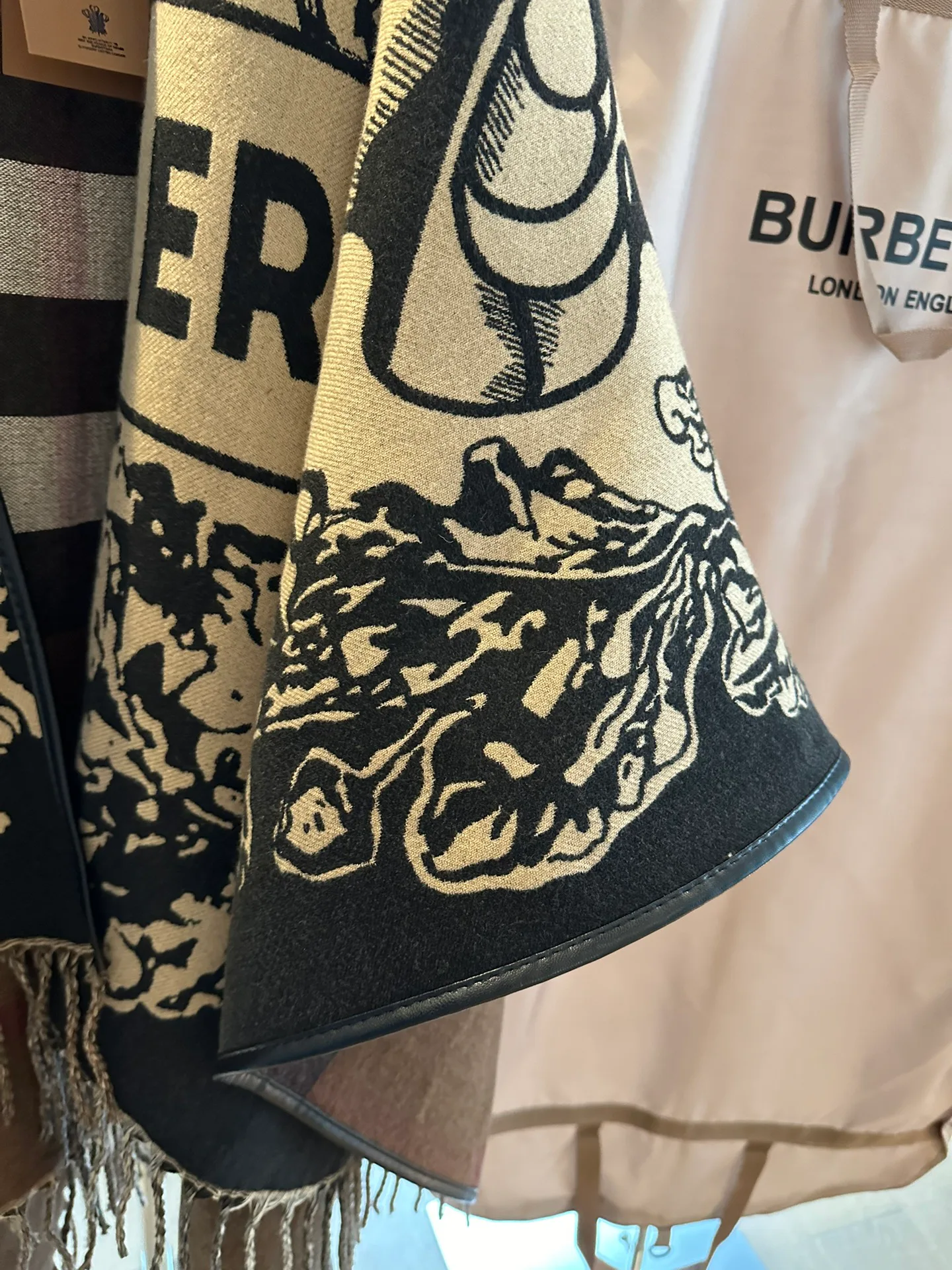 Пальто Женские Burberry 19189523