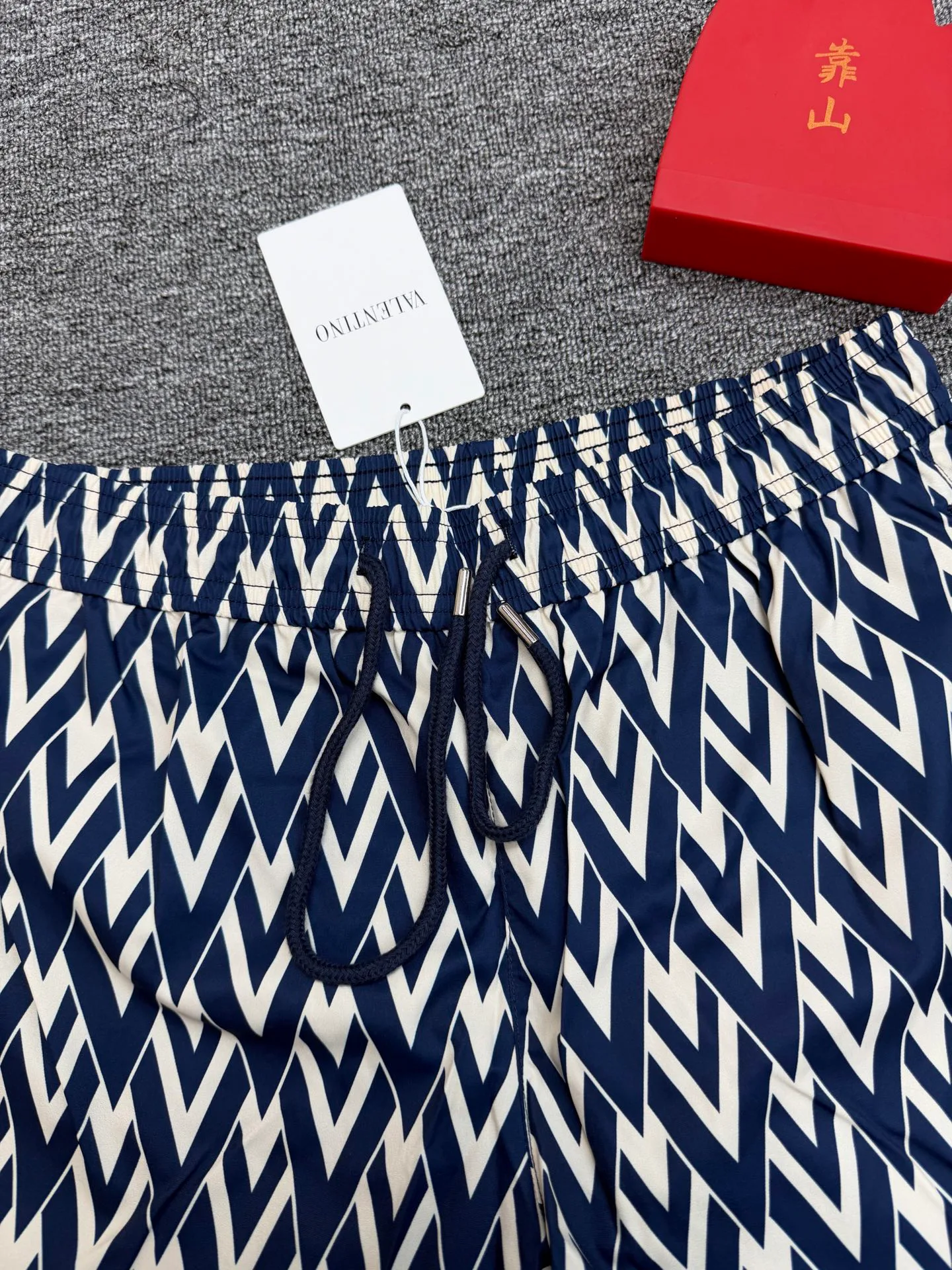 Шорты Женские Valentino 5052756