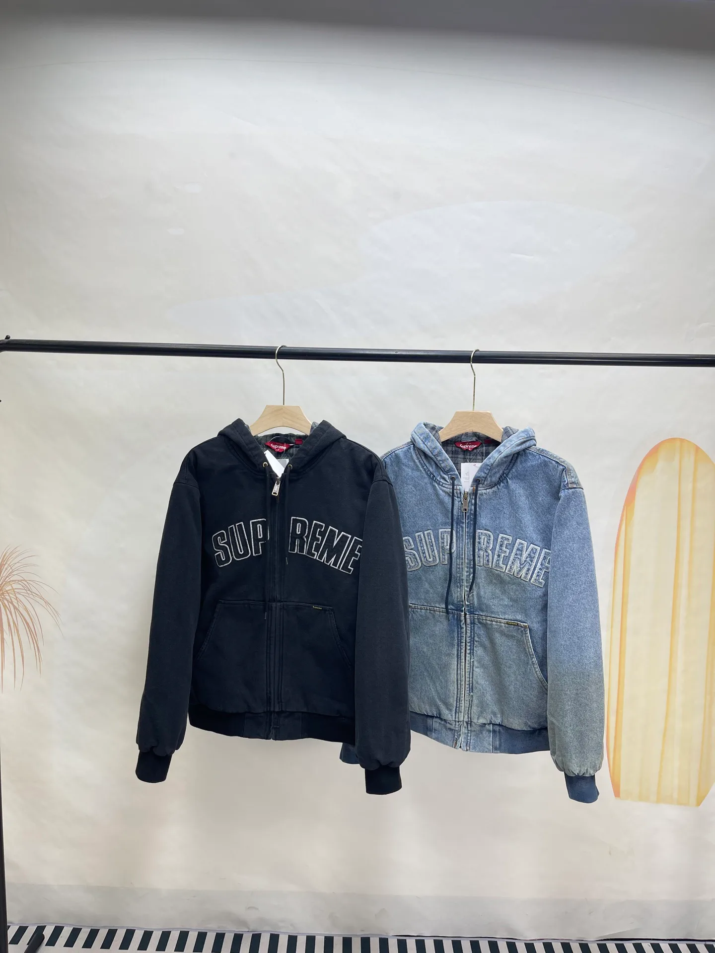 Куртки И Пуховики Женские Supreme 10542432