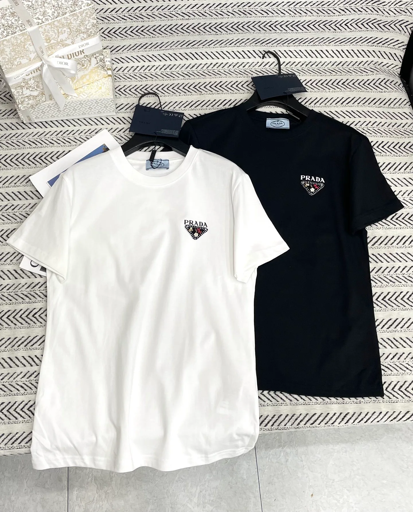 Футболки Женские Prada 5906037