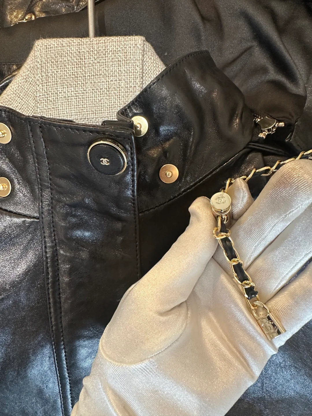Кожаные Куртки И Дублёнки Женские Chanel 18563036