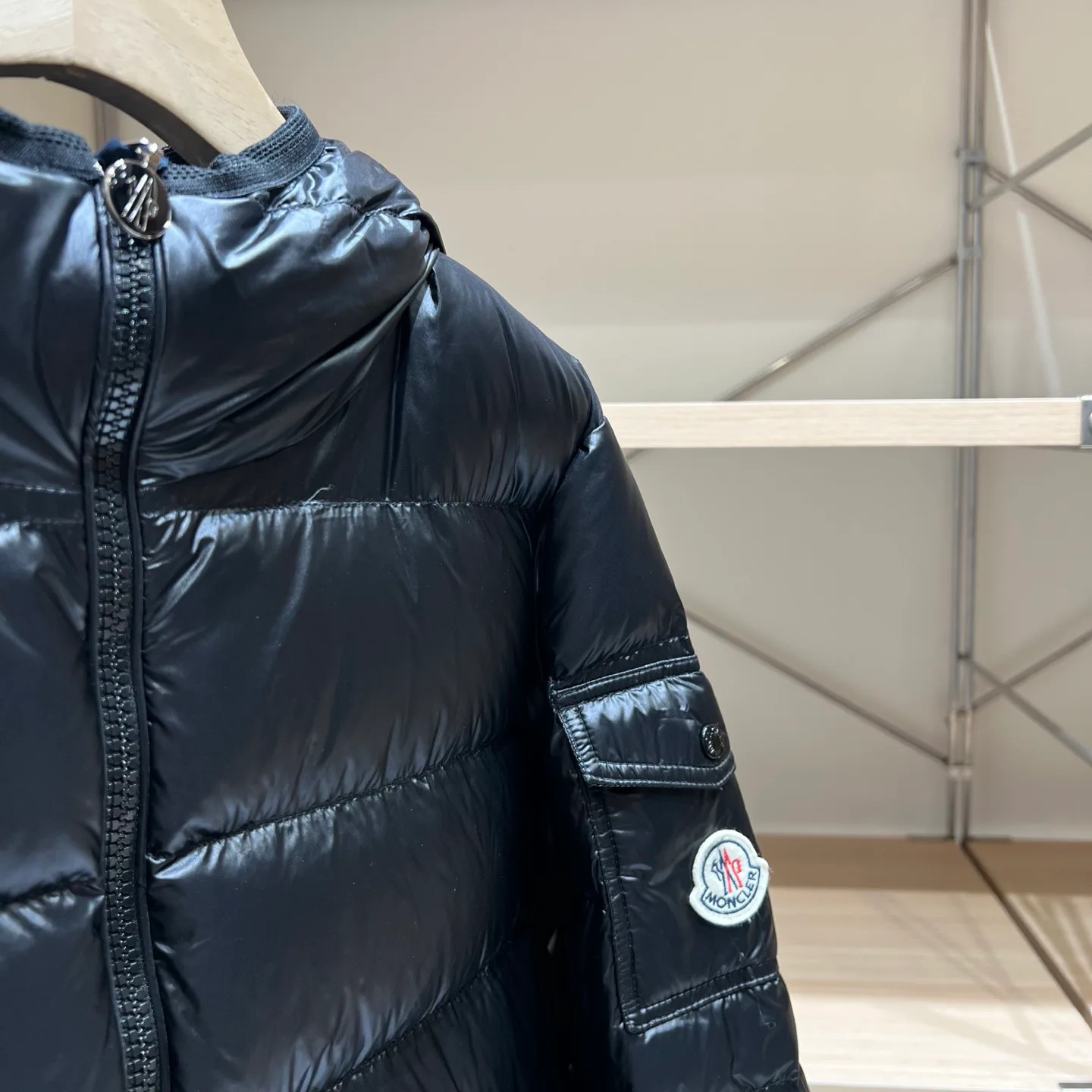 Куртки И Пуховики Женские Moncler 18032036