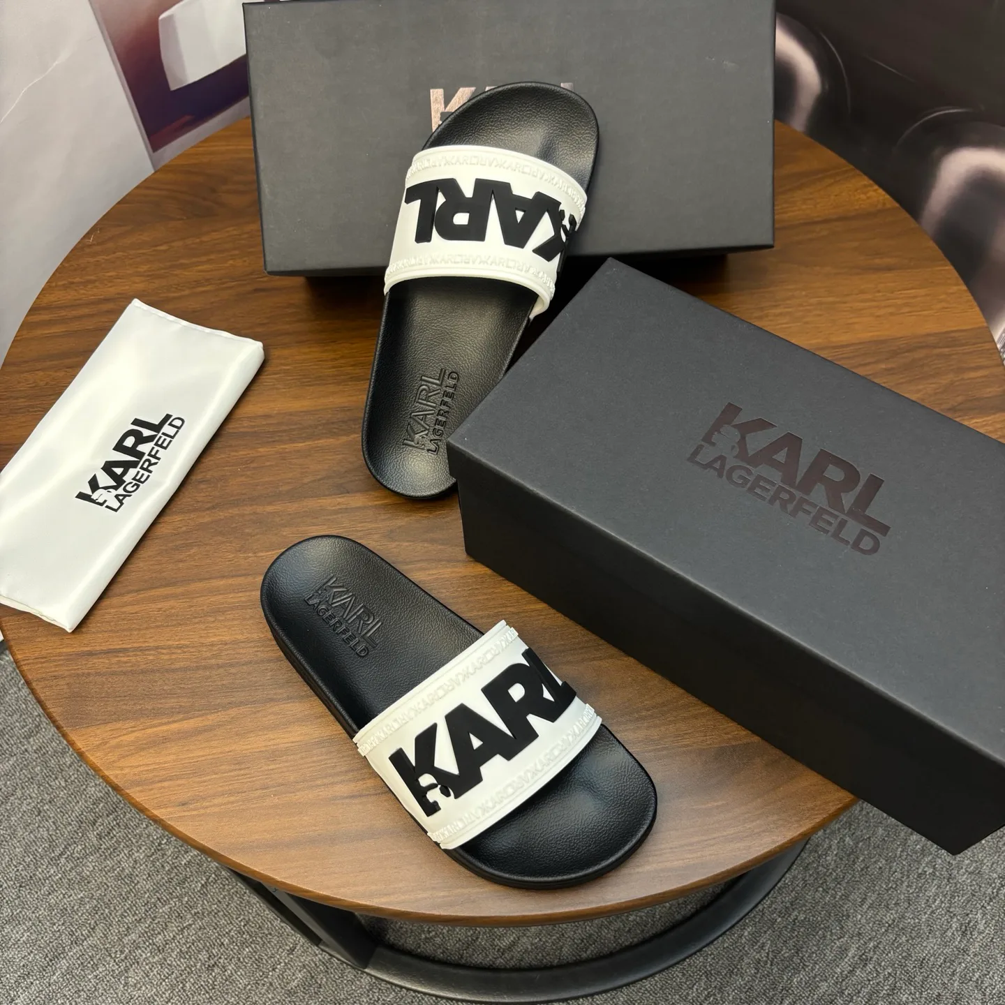 Шлепанцы Женские Karl Lagerfeld 10776045