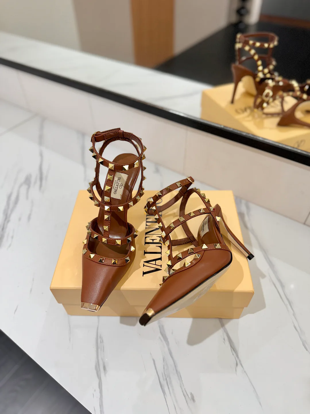 Босоножки Женские Valentino 17366644