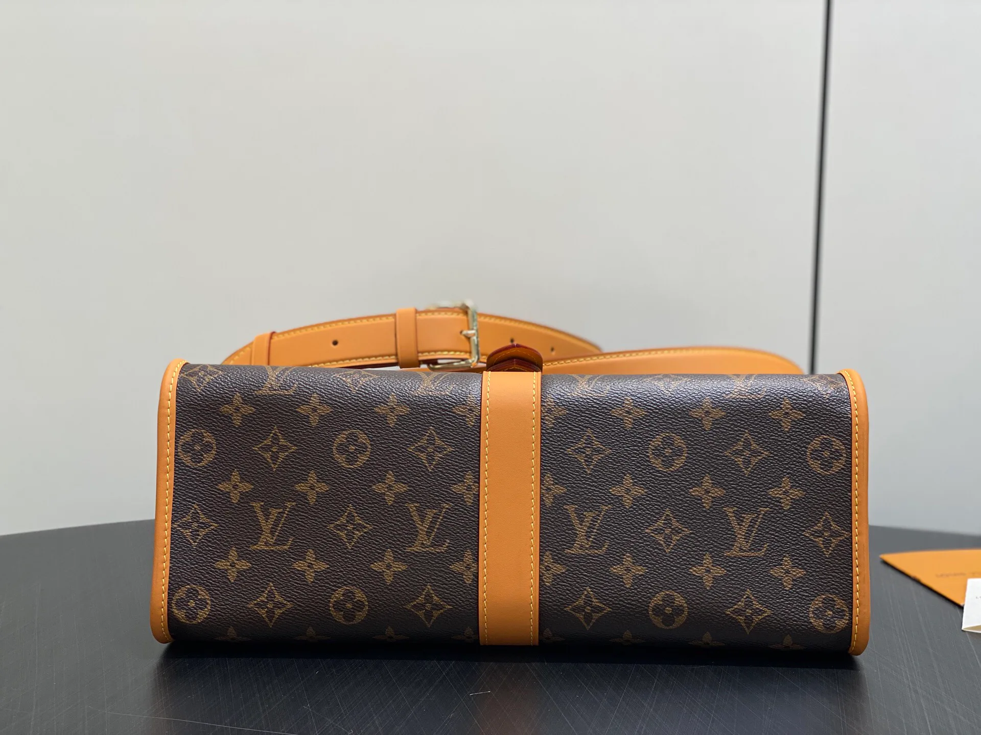 Классические Сумки Женские Louis Vuitton 18240335