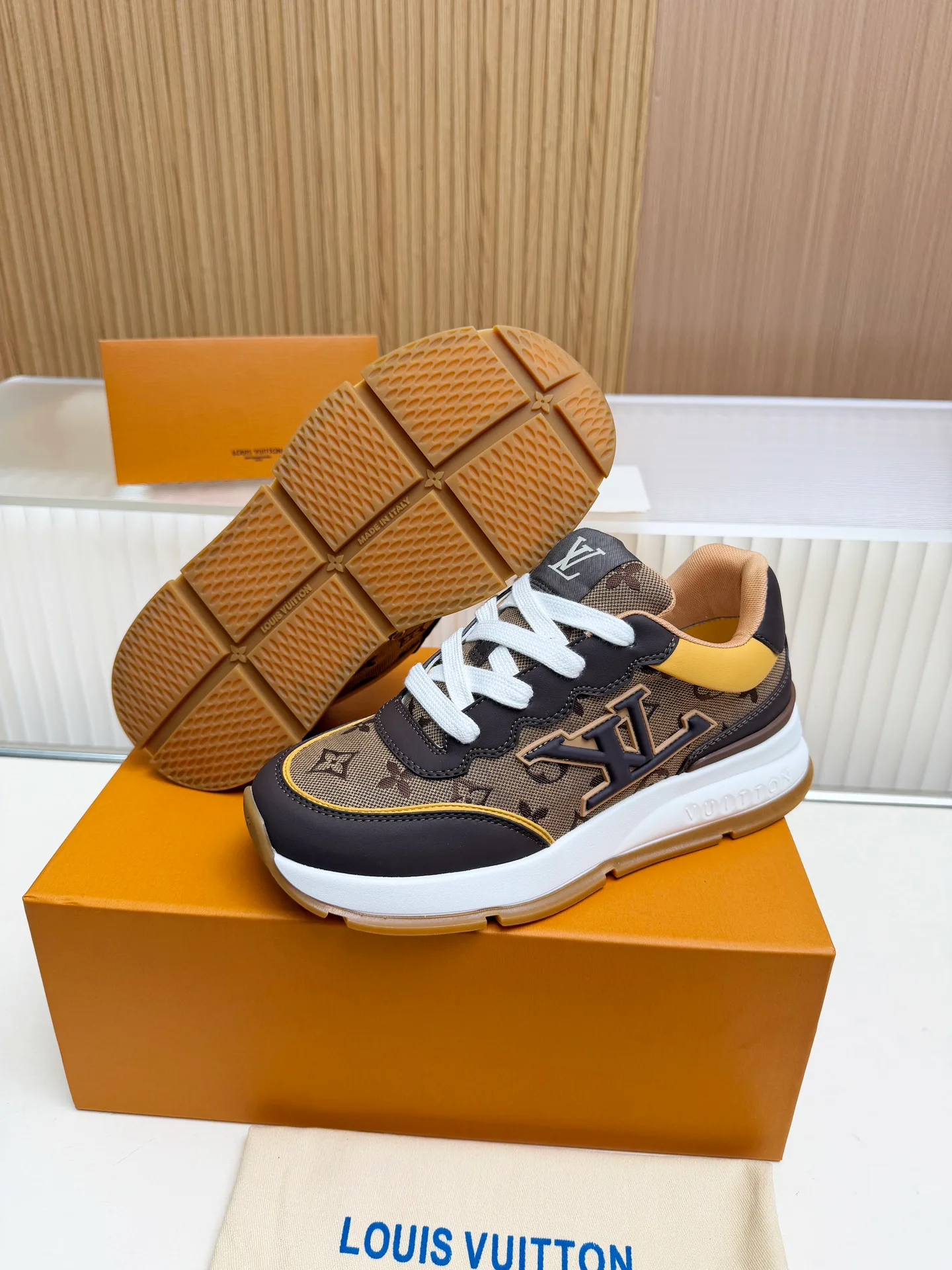 Кроссовки Женские Louis Vuitton 18212251