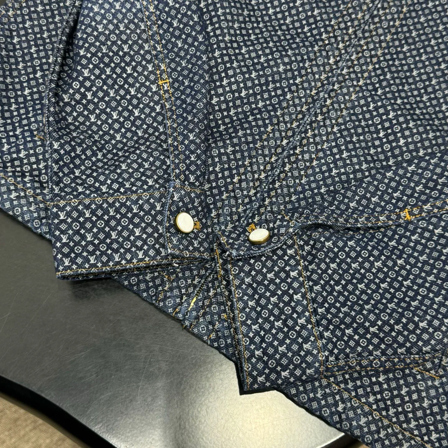 Куртки И Пуховики Женские Louis Vuitton 18677440