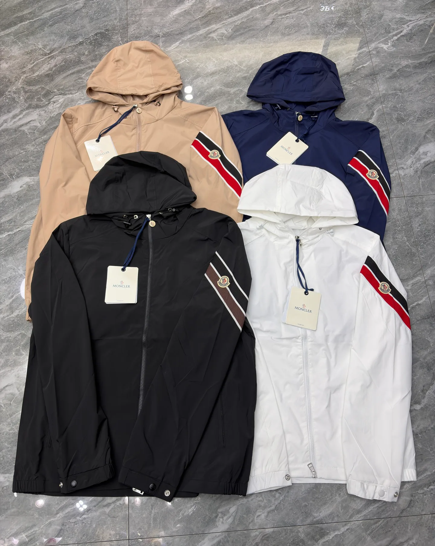 Куртки И Пуховики Мужские Moncler 12712742