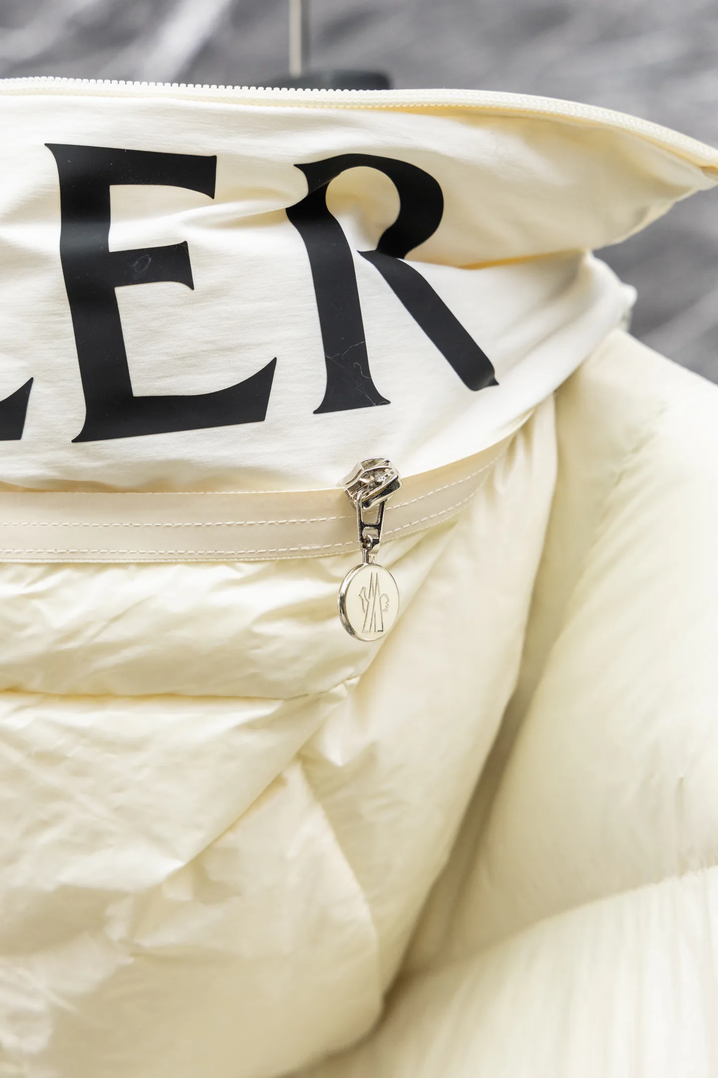 Куртки И Пуховики Женские Moncler 18507208