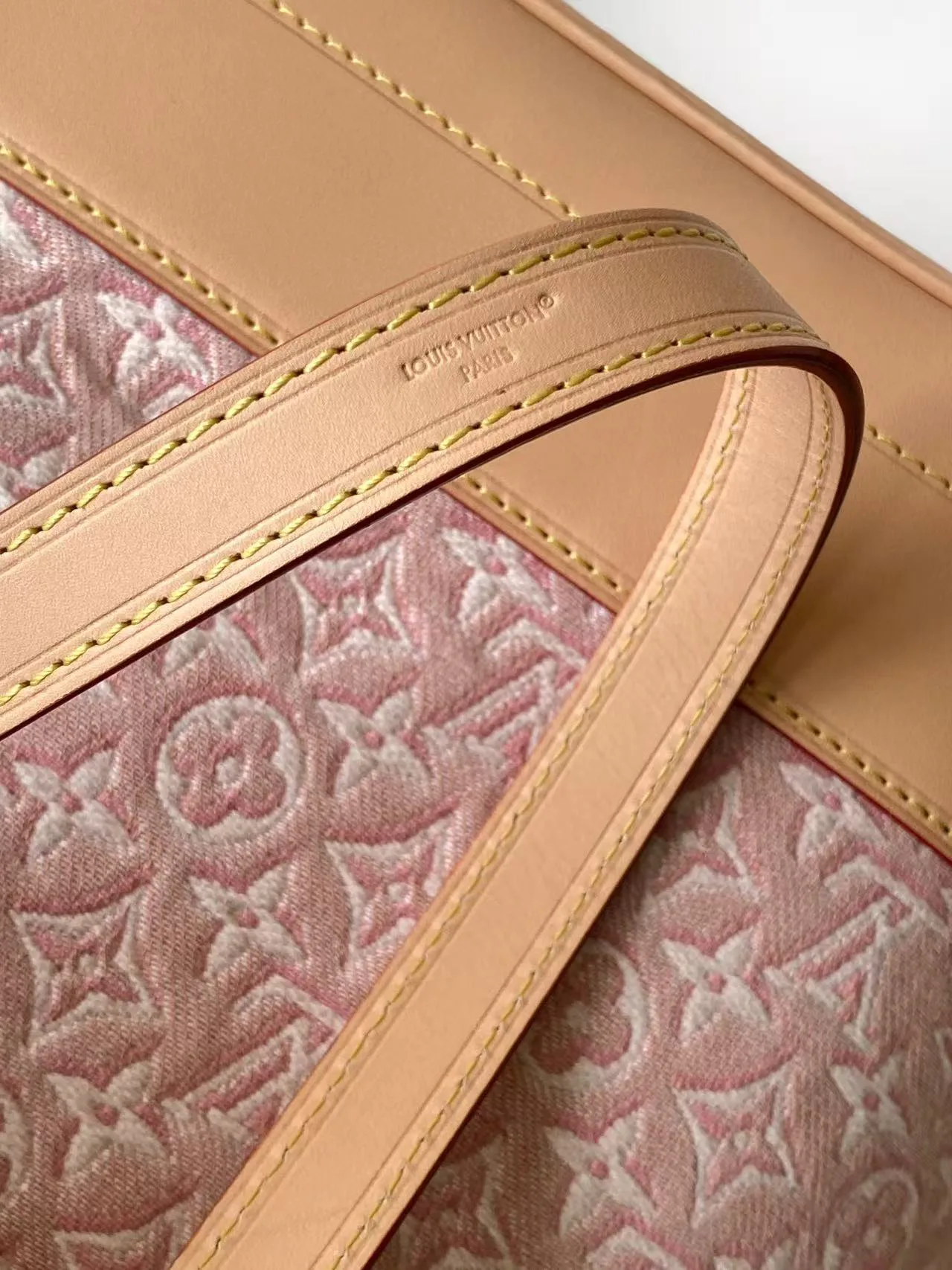 Классические Сумки Женские Louis Vuitton 17428093