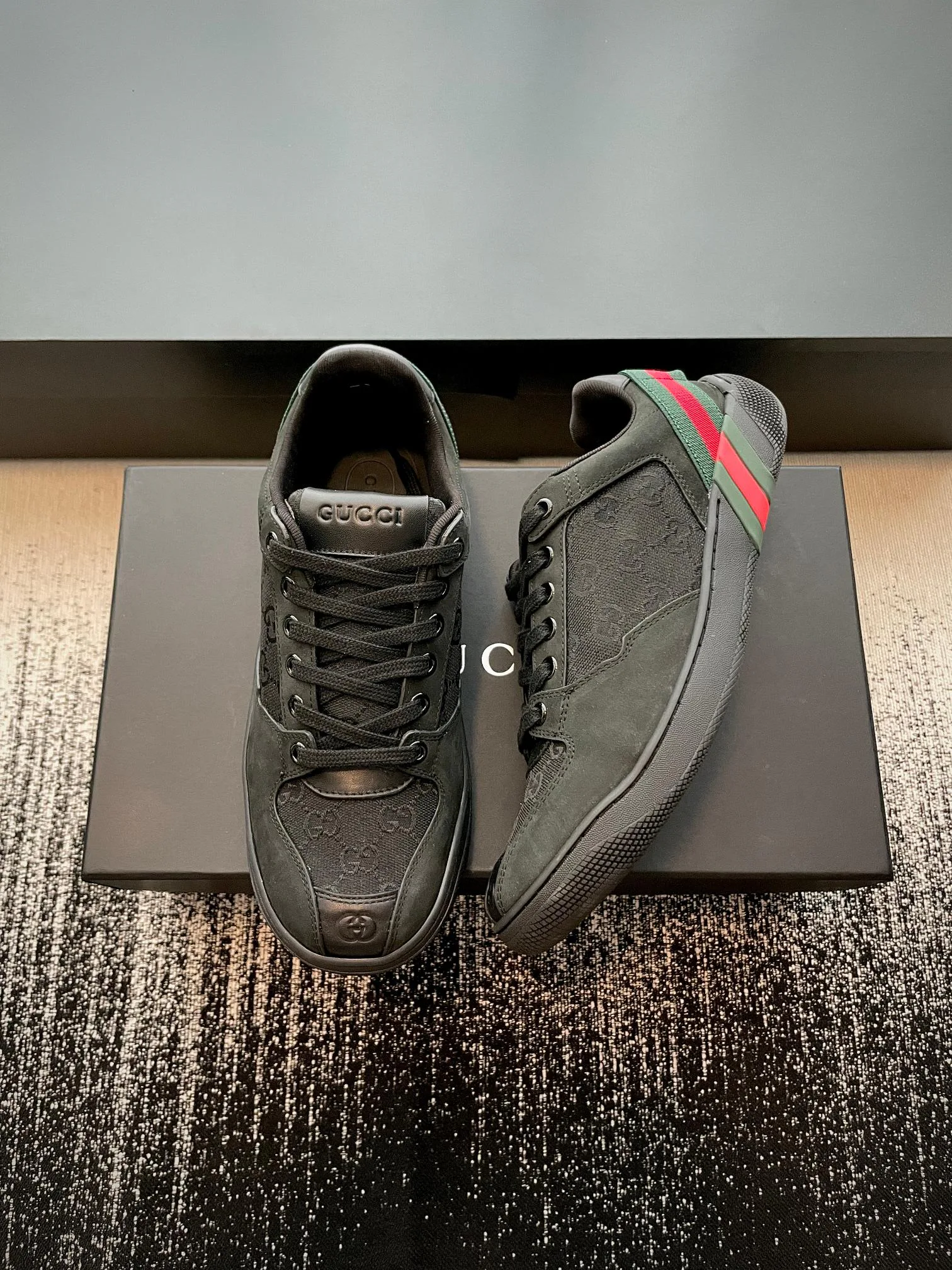 Кроссовки Женские Gucci 18766064