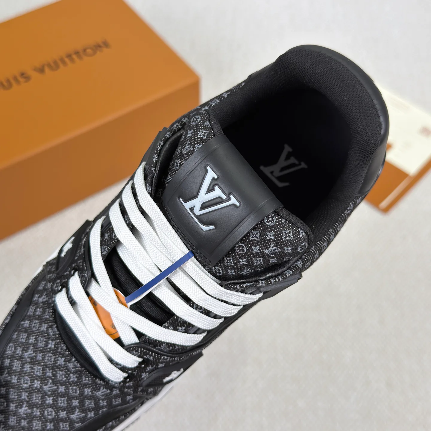 Кроссовки Мужские Louis Vuitton 18892462