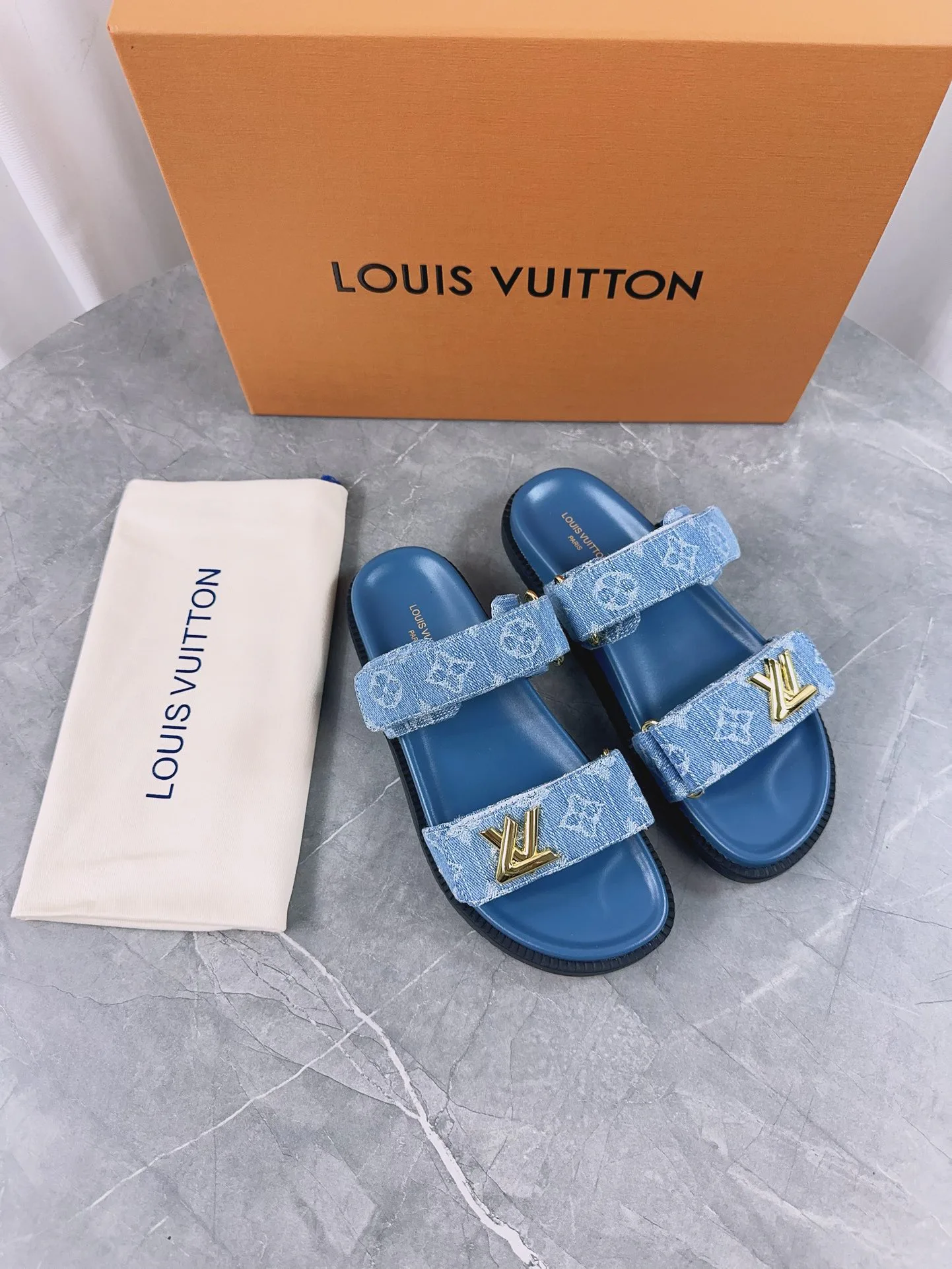 Сандалии Женские Louis Vuitton 12156574