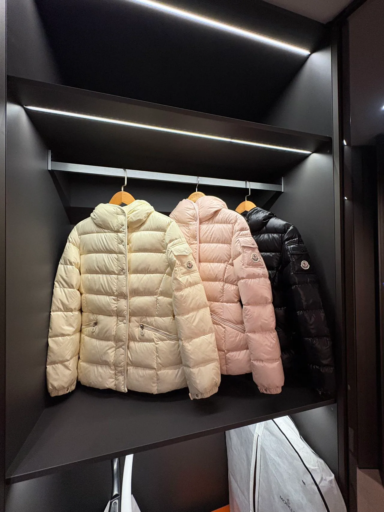 Куртки И Пуховики Мужские Moncler 17457983