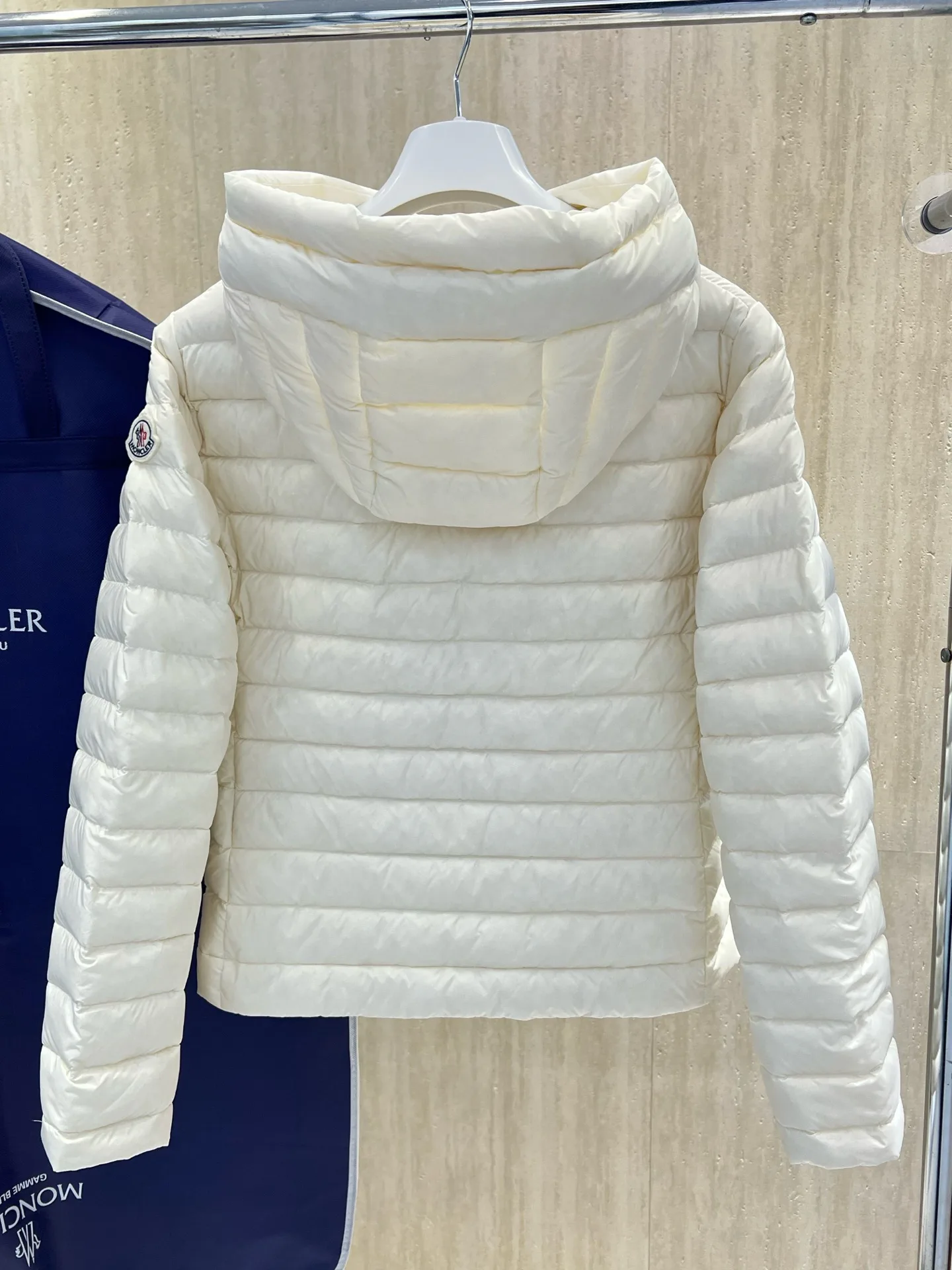 Куртки И Пуховики Женские Moncler 18723426
