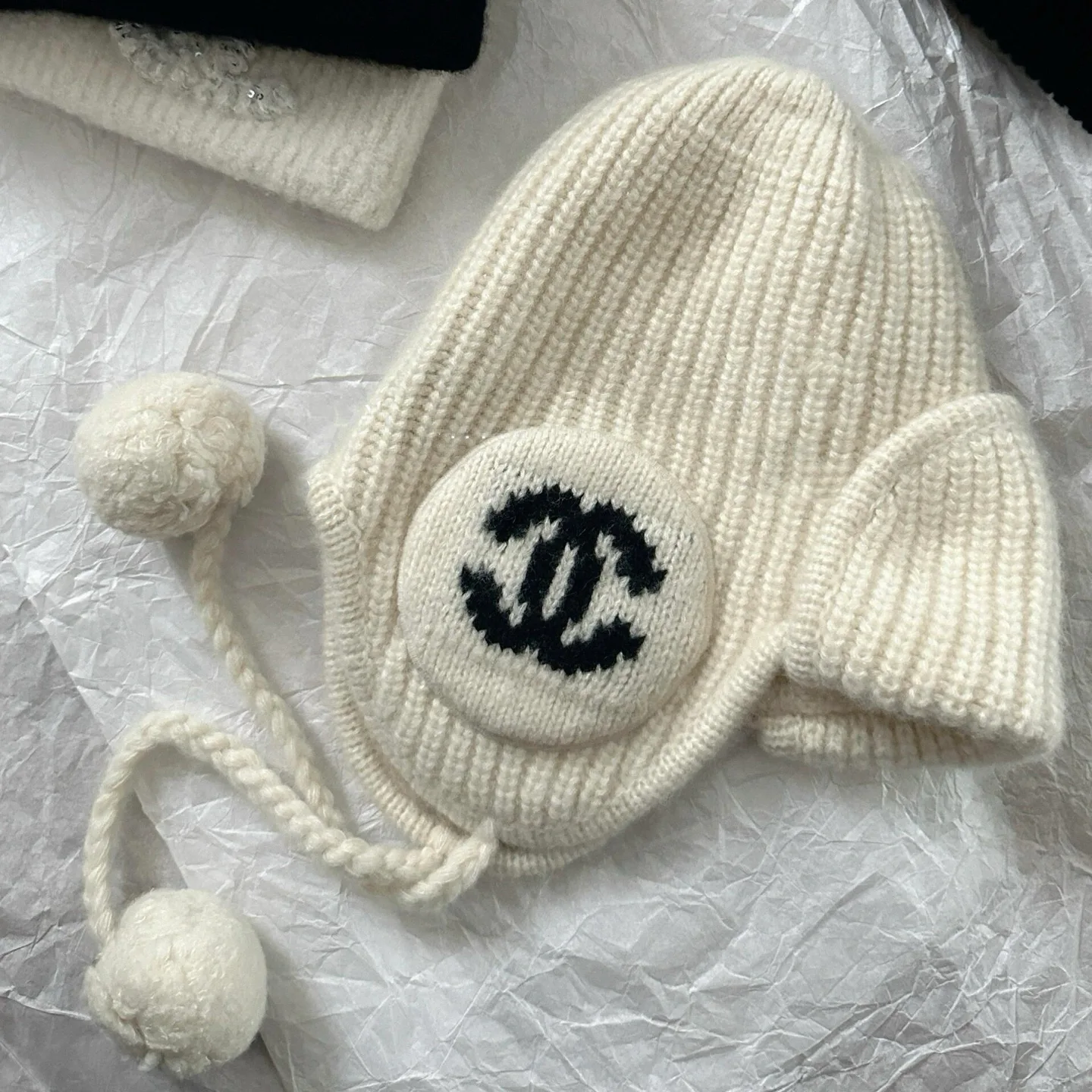 Головные Уборы Chanel 18347816