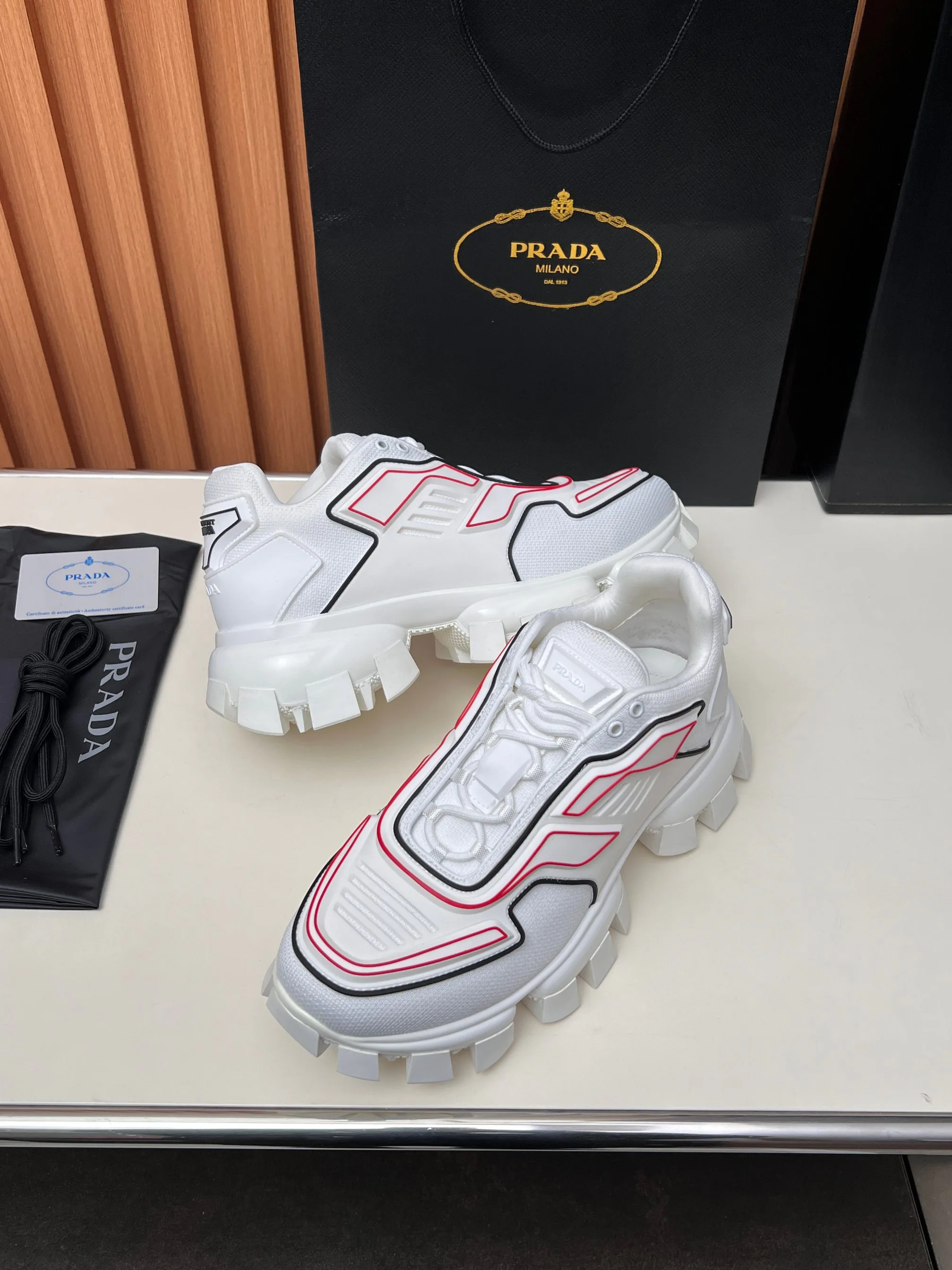 Кроссовки Женские Prada 881674