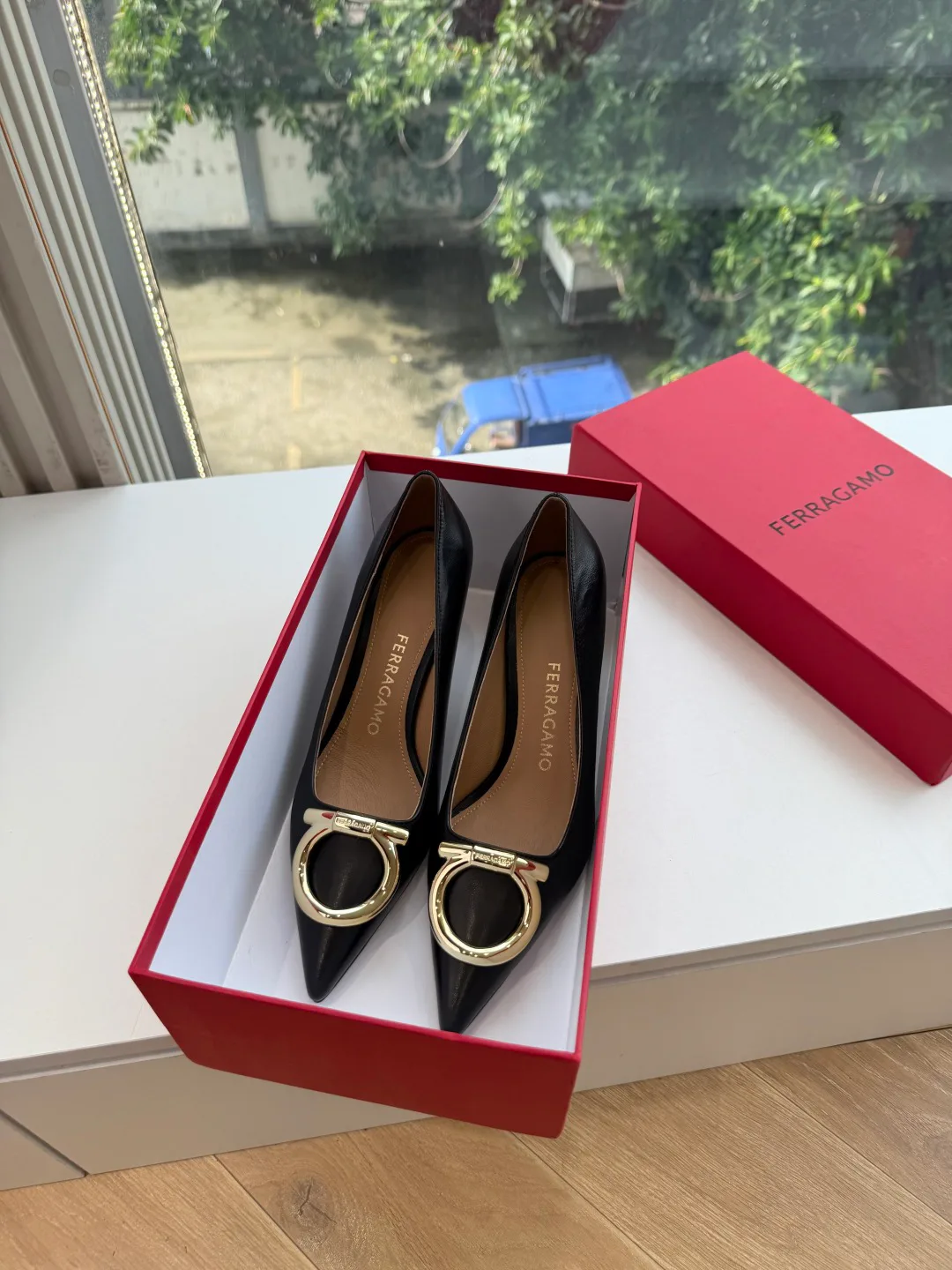 Туфли Женские Salvatore Ferragamo 18154498