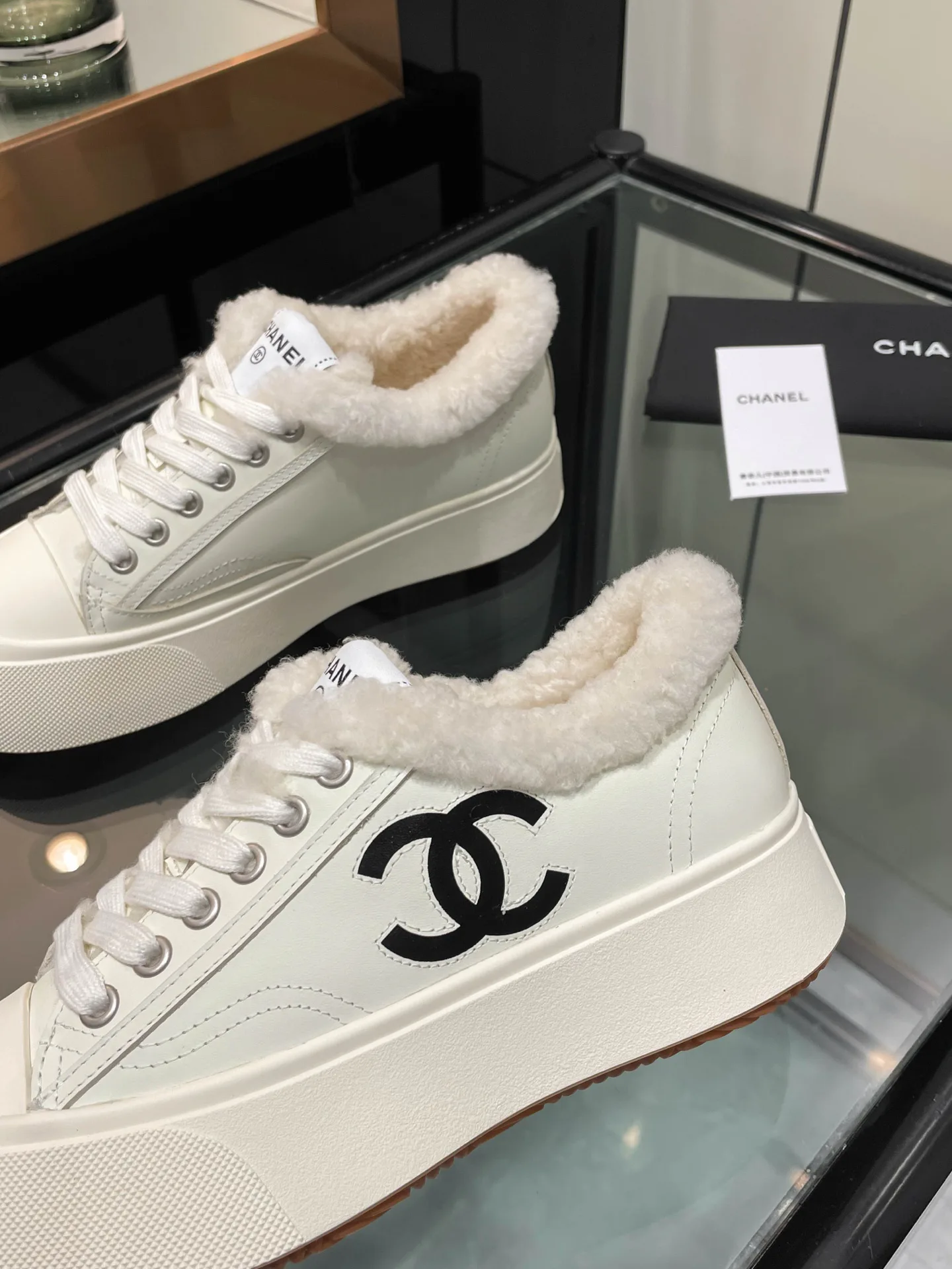 Кроссовки Женские Chanel 19639204