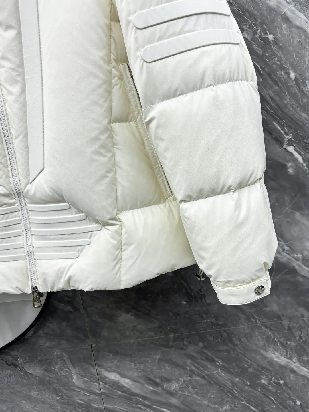 Куртки И Пуховики Мужские Moncler 4273481