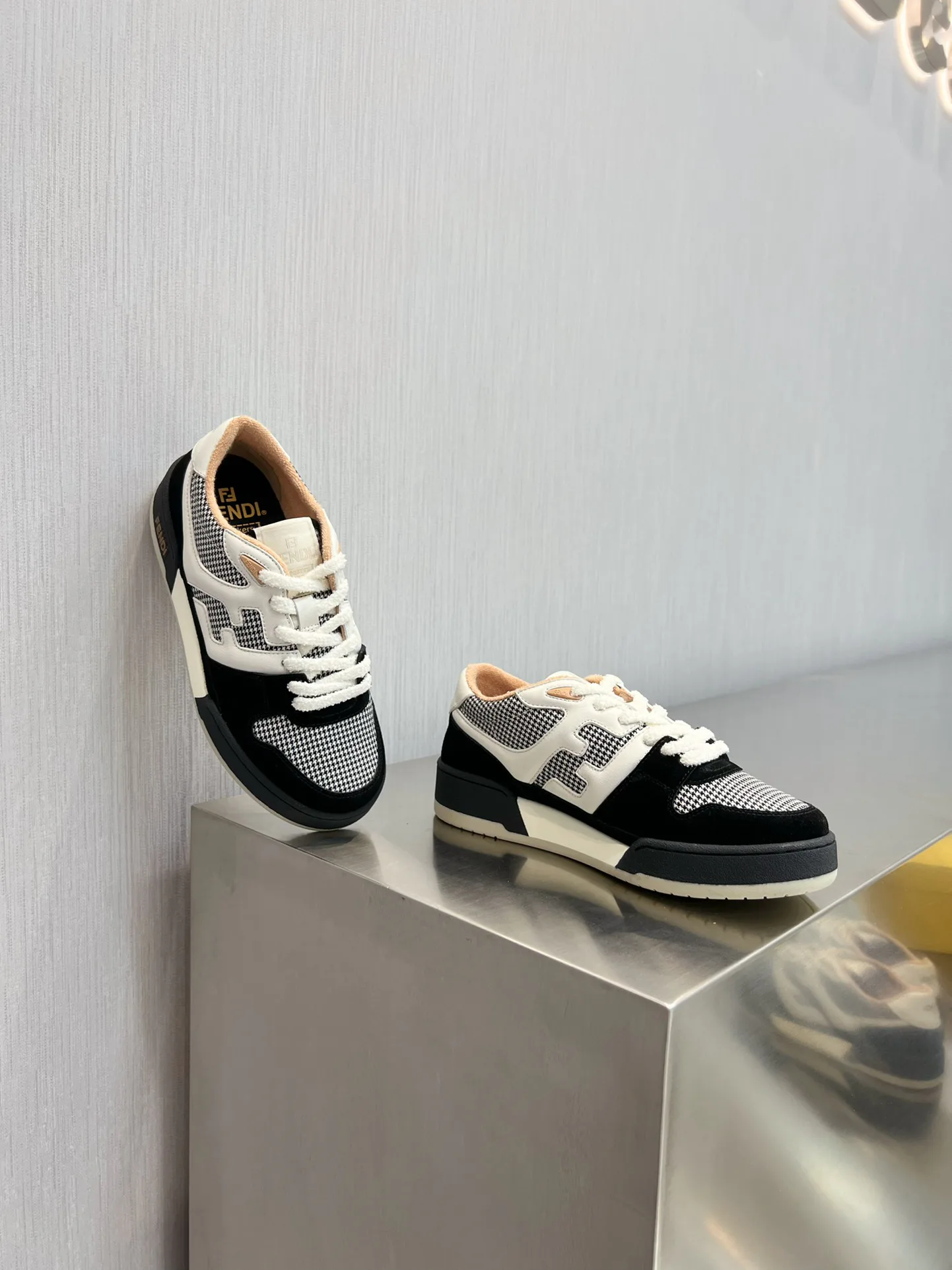 Кроссовки Женские Fendi 5959003