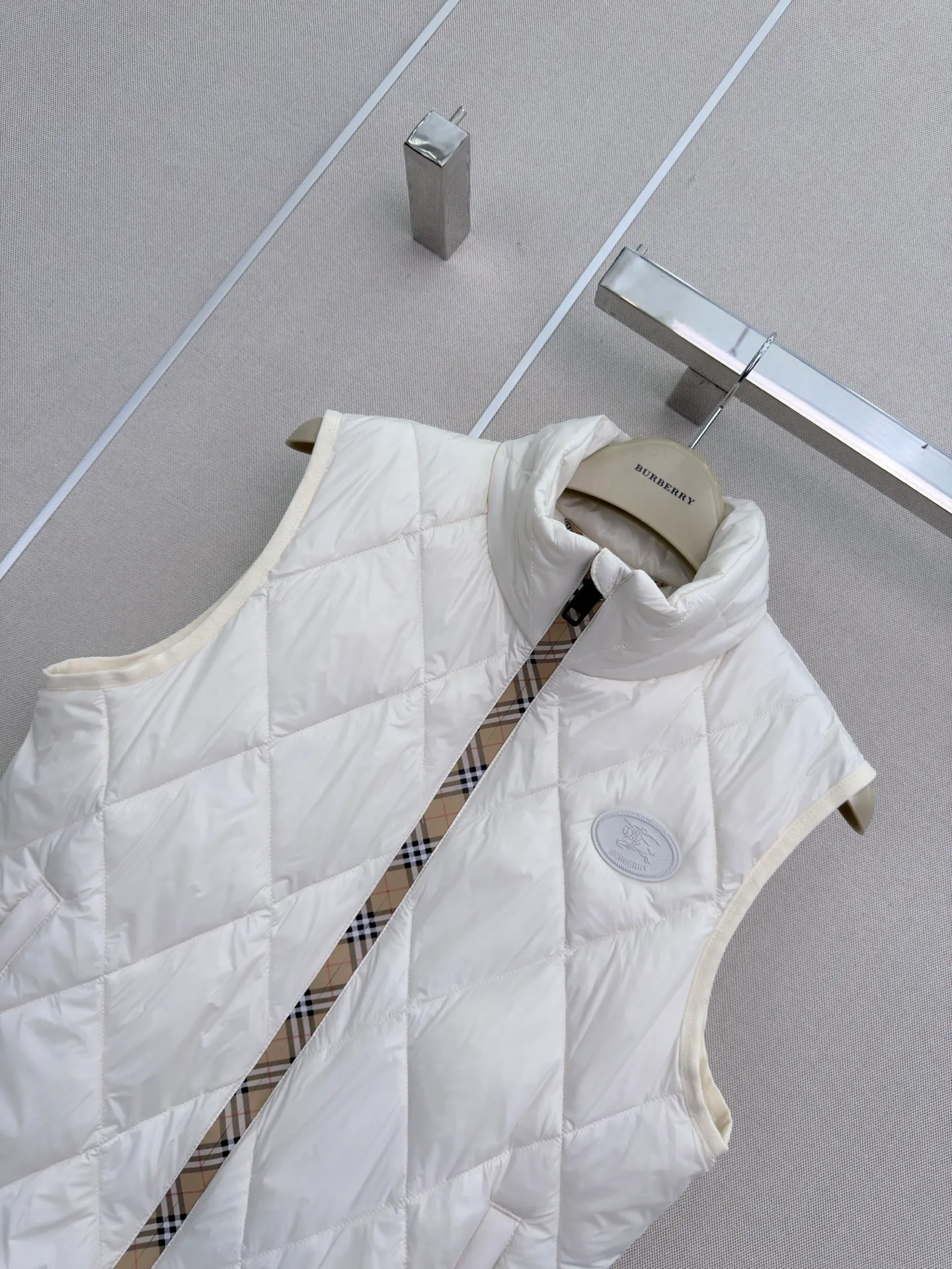 Жилеты Женские Burberry 18839029