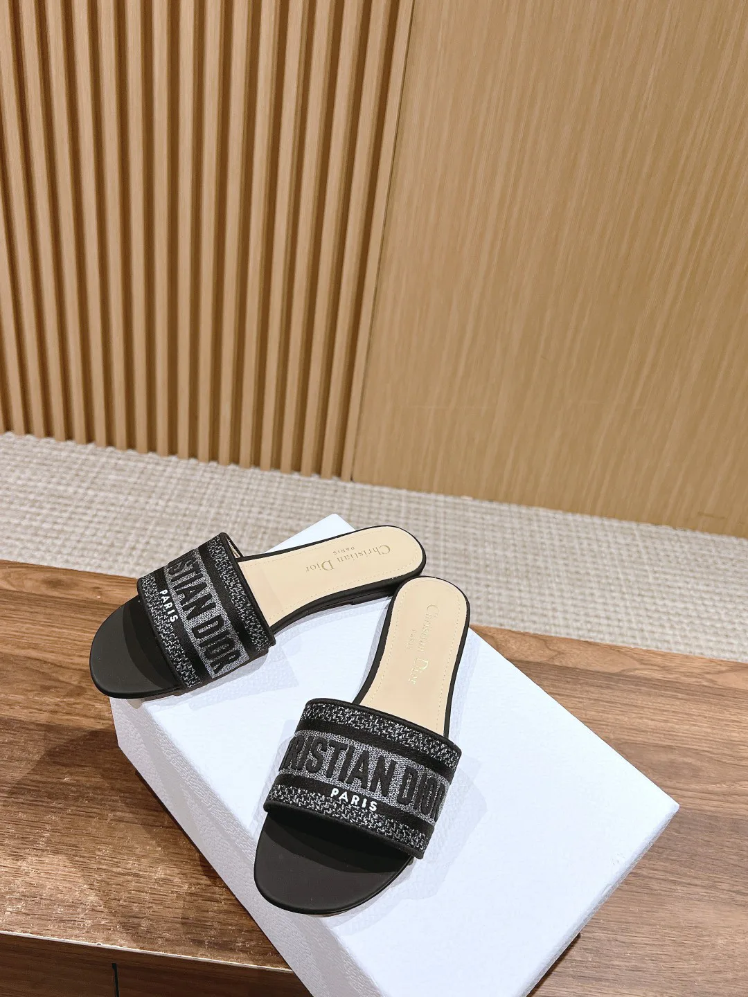 Шлепанцы Женские Christian Dior 11599911