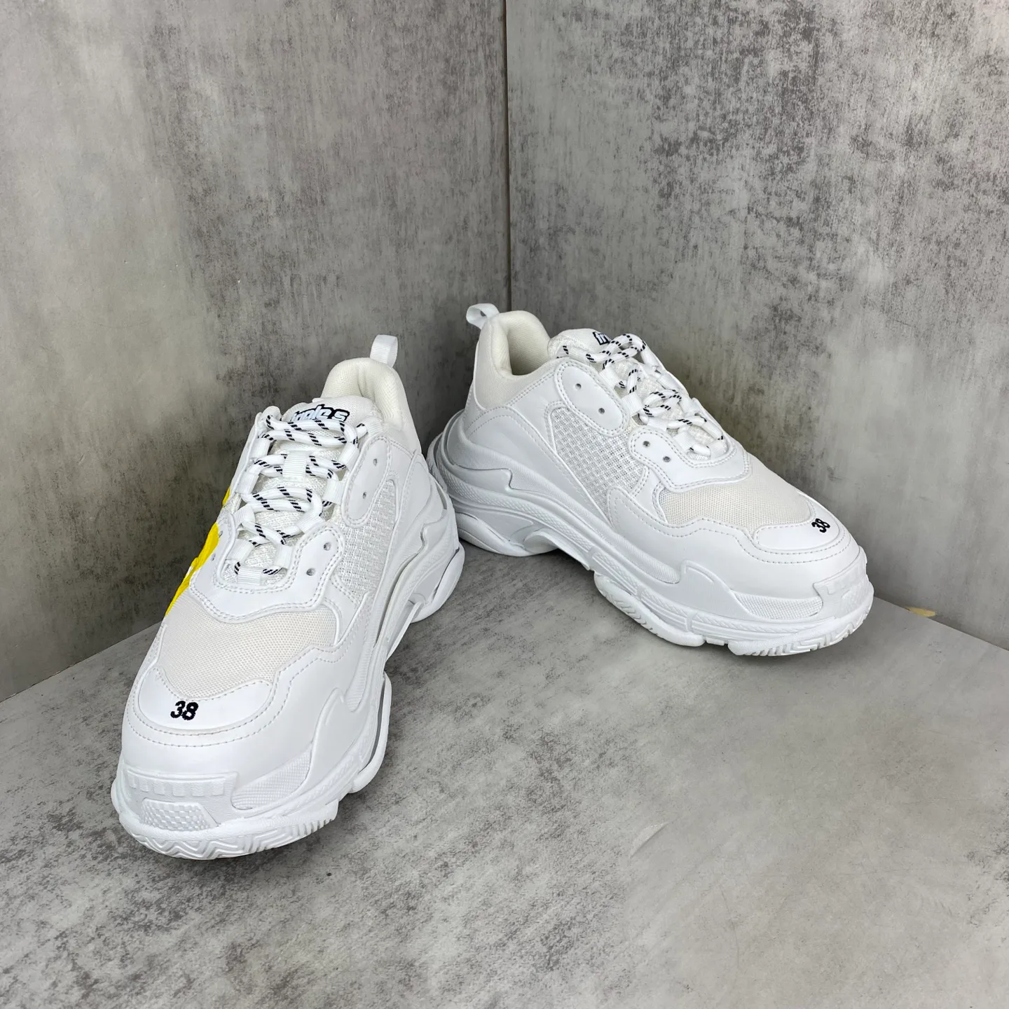Кроссовки Женские Balenciaga 11216250