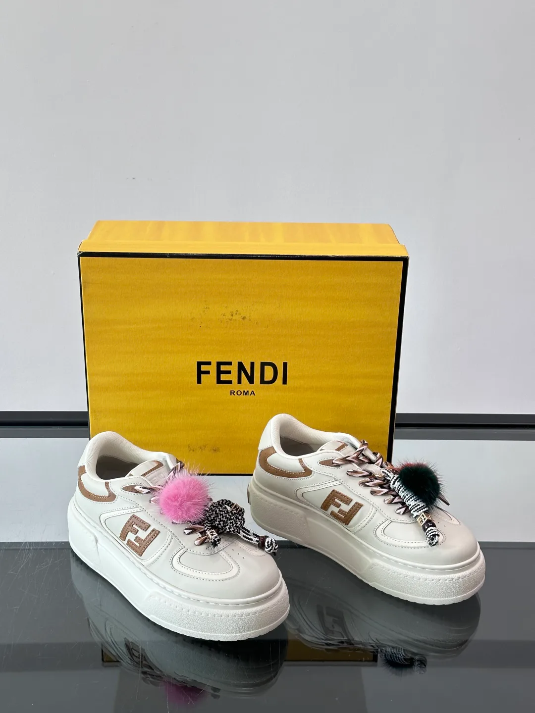 Кроссовки Женские Fendi 82705