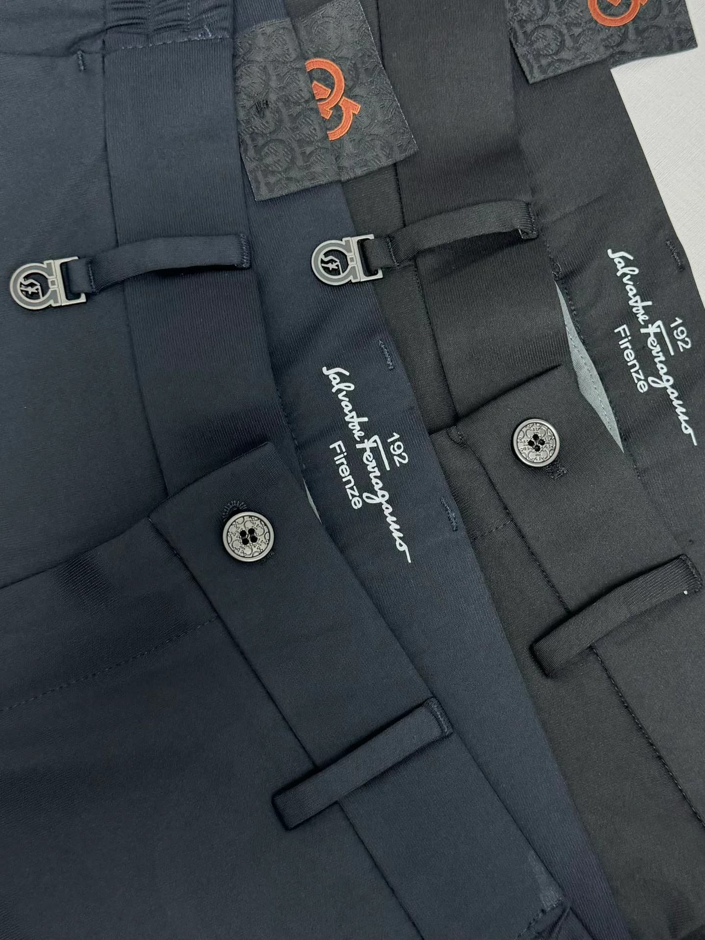 Брюки Женские Salvatore Ferragamo 11480531