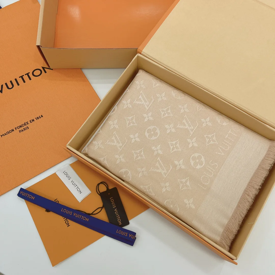 Шарфы Louis Vuitton 18267585