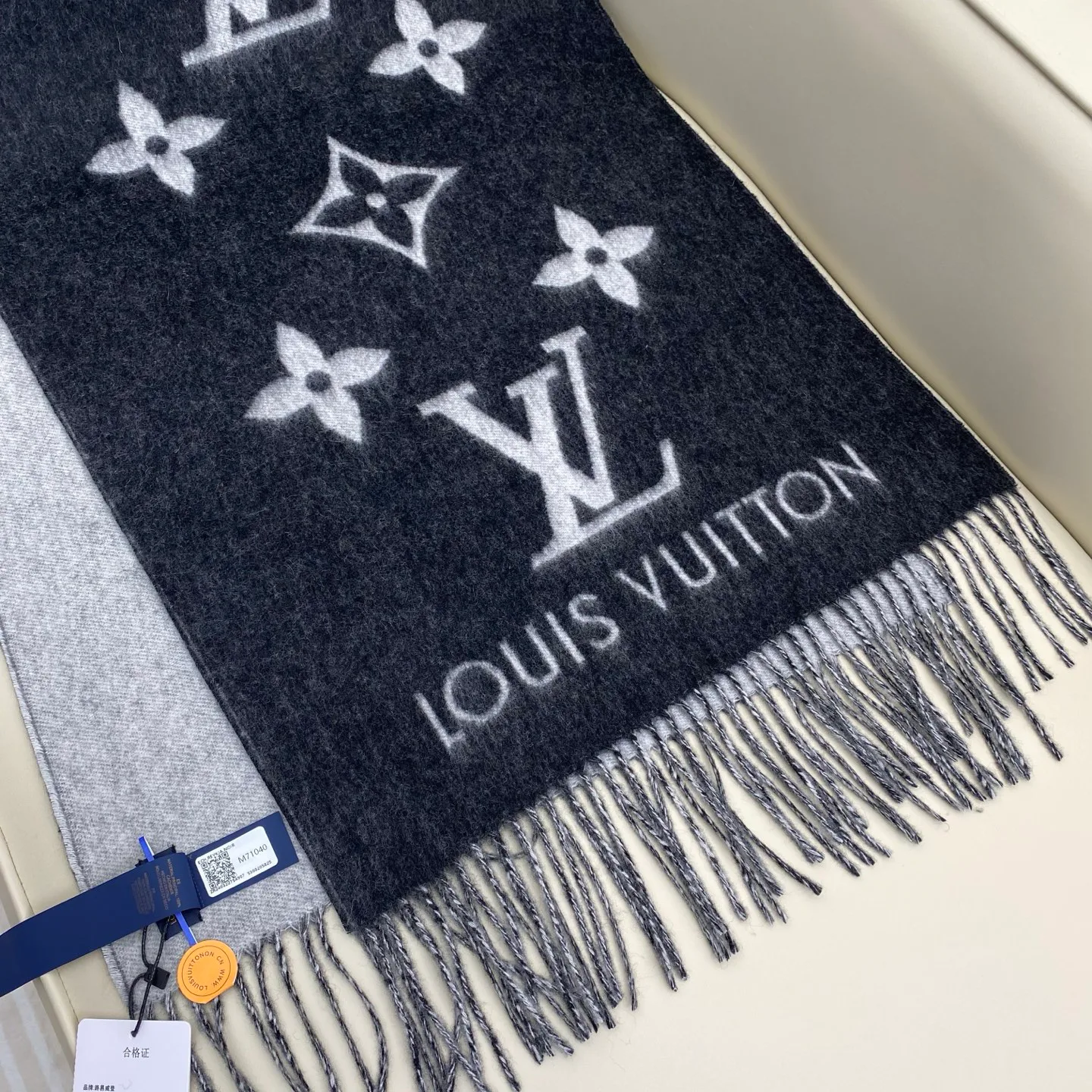 Шарфы Louis Vuitton 18105569