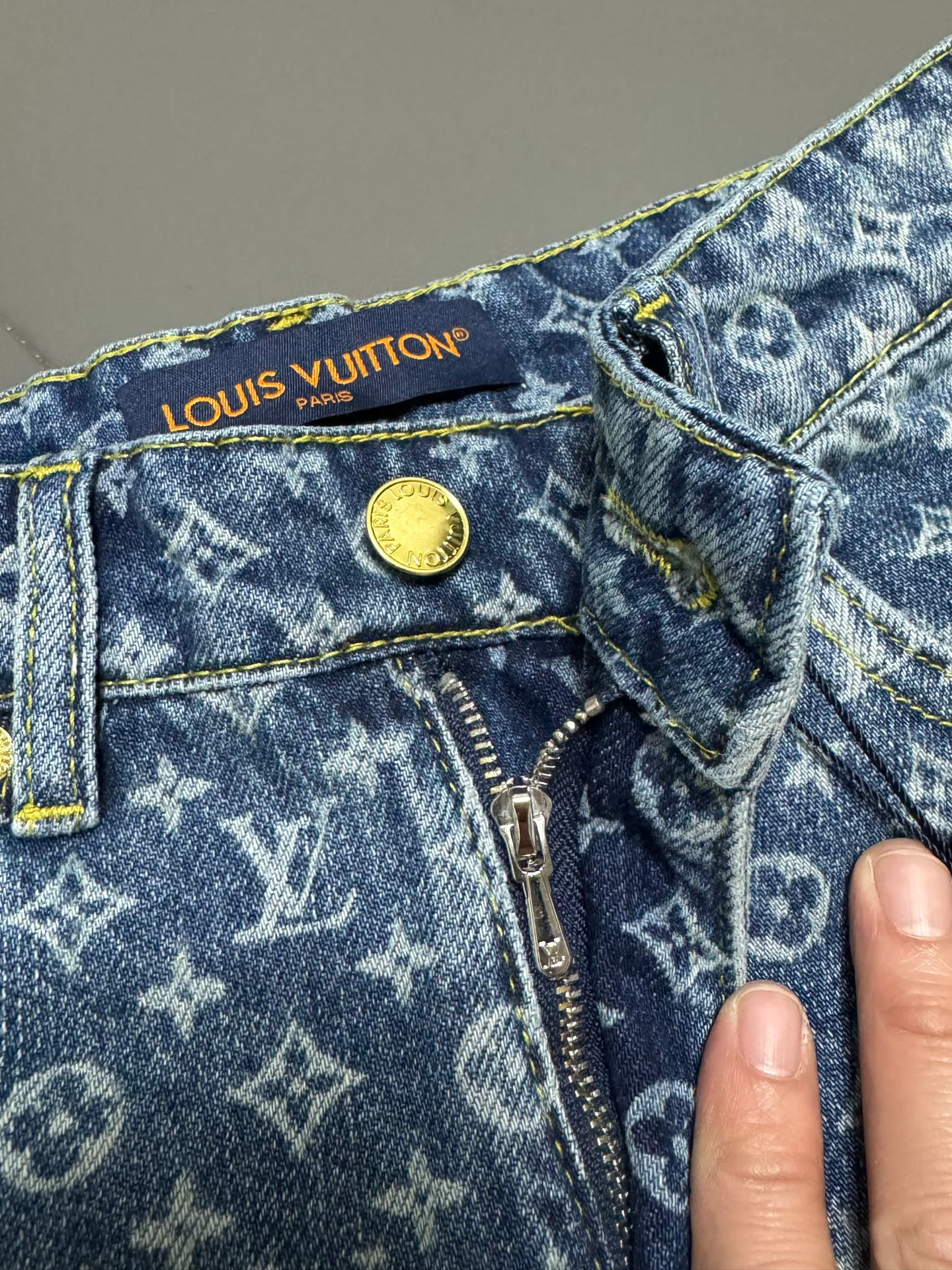 Шорты Женские Louis Vuitton 6056906