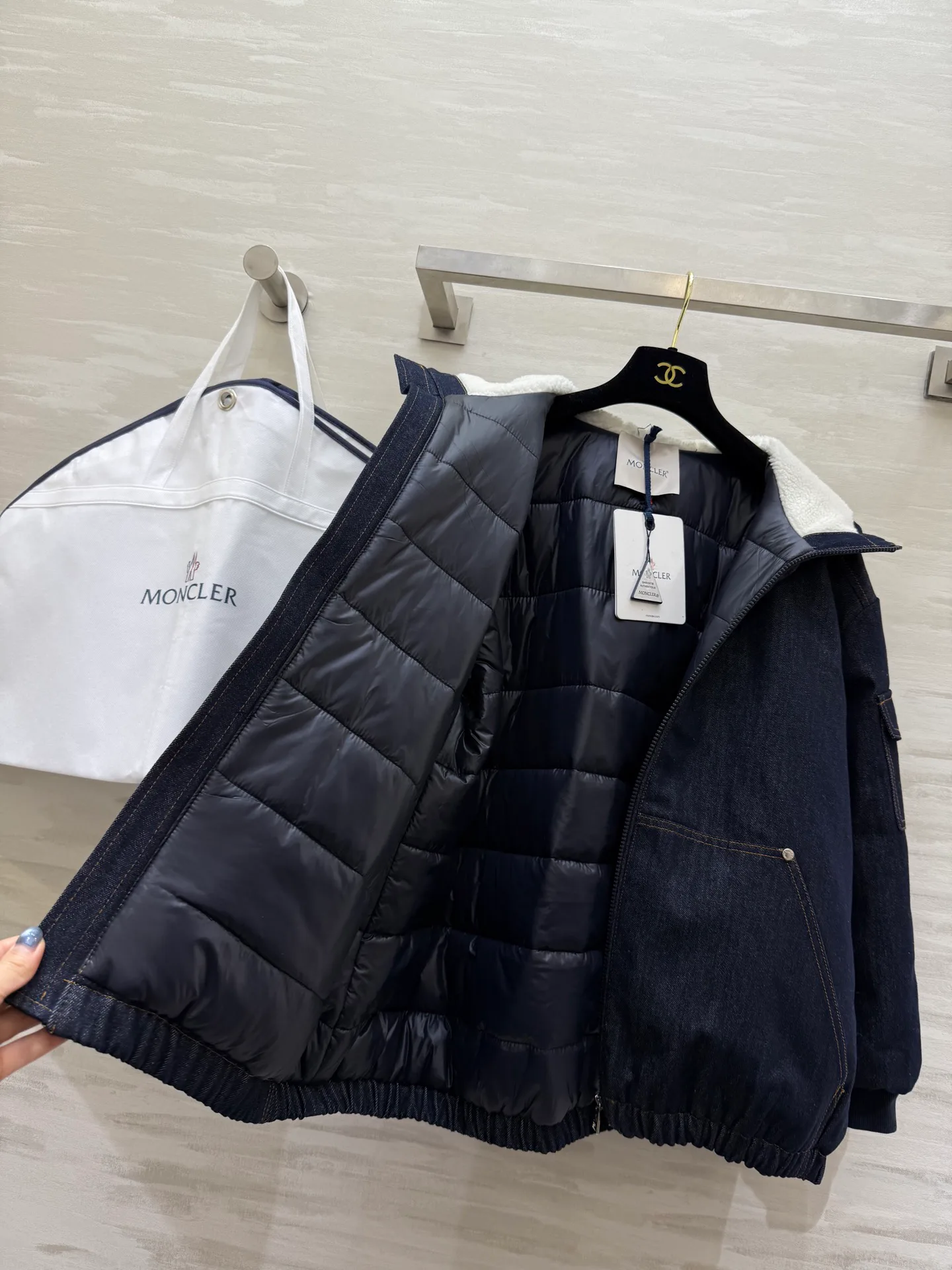 Куртки И Пуховики Женские Moncler 600352