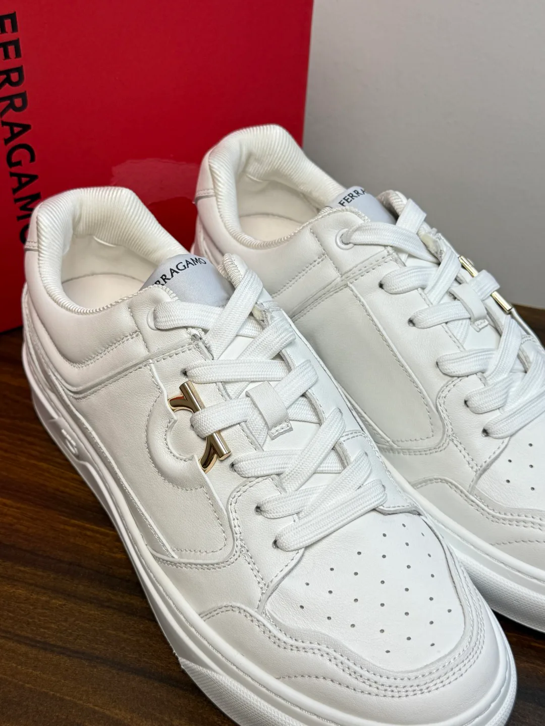 Кроссовки Мужские Salvatore Ferragamo 19623435