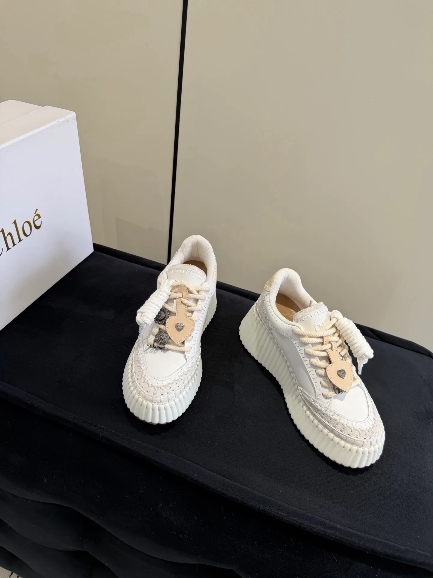 Кроссовки Женские Chloe 18420831