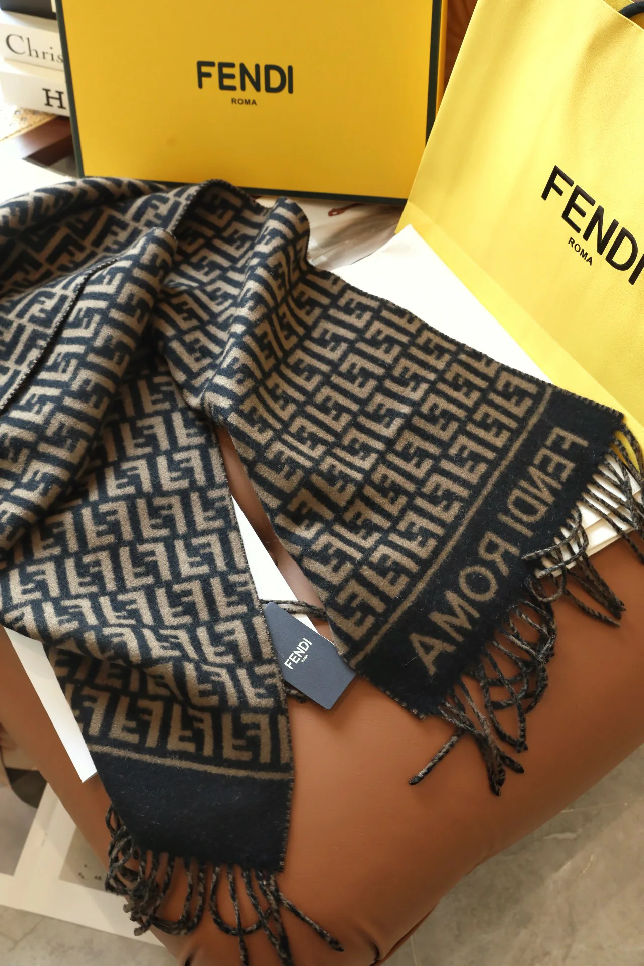 Шарфы Fendi 1615